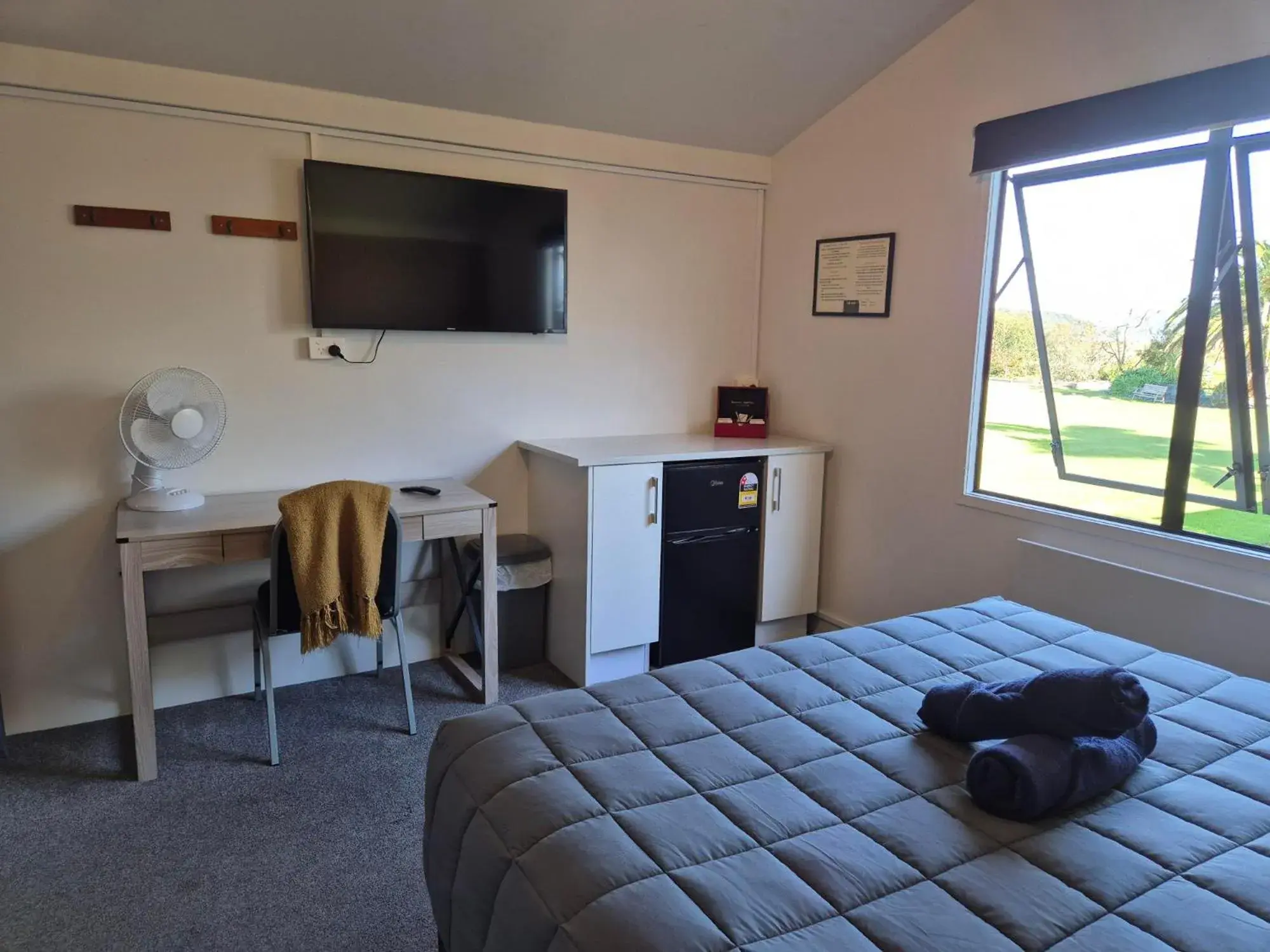Family Room with Shared Bathroom in Tidewater Motel & Tourist Park Family Room with Shared Bathroom in Tidewater Motel & Tourist Park