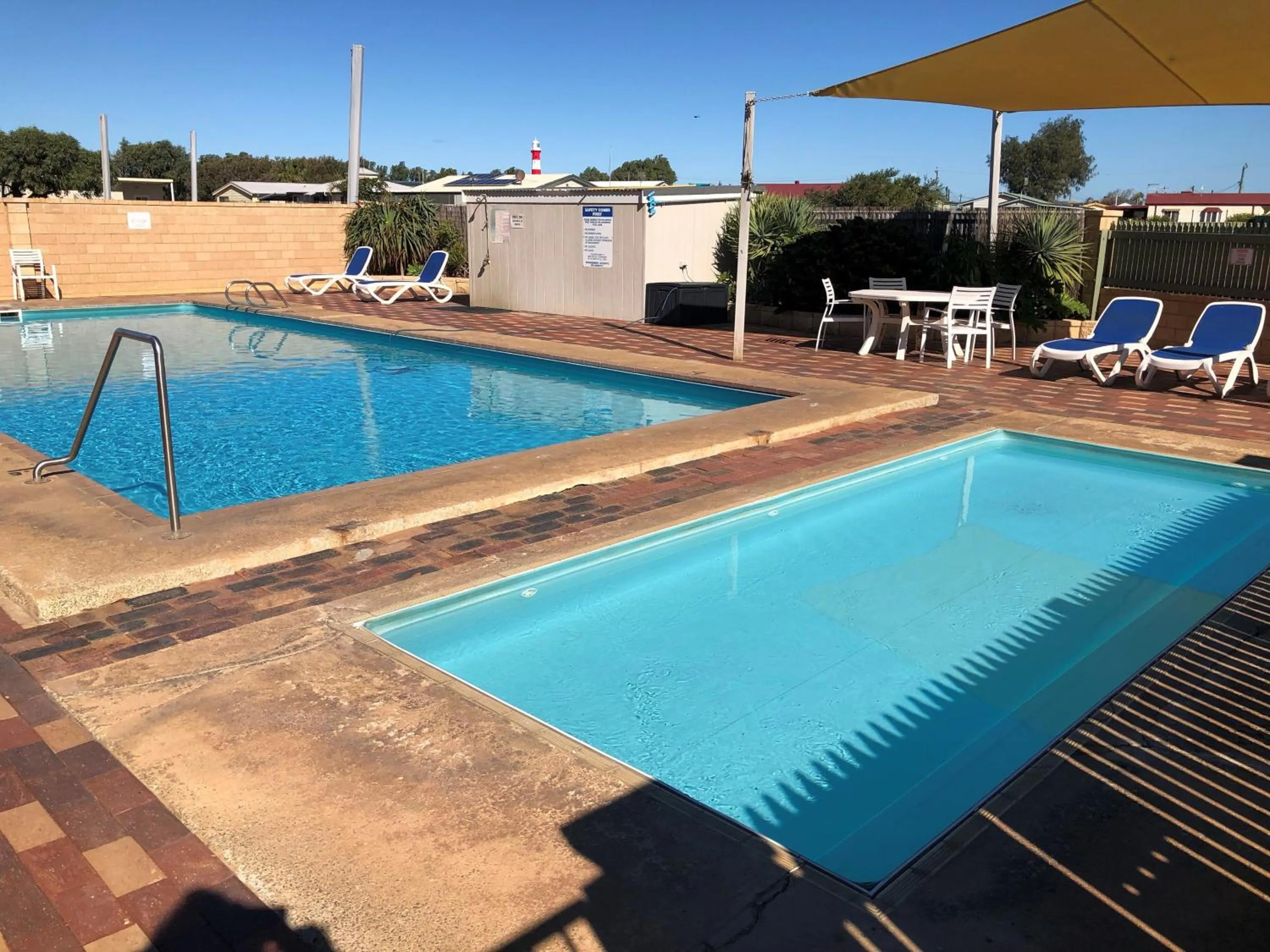 Swimming pool in Belair Gardens Caravan Park