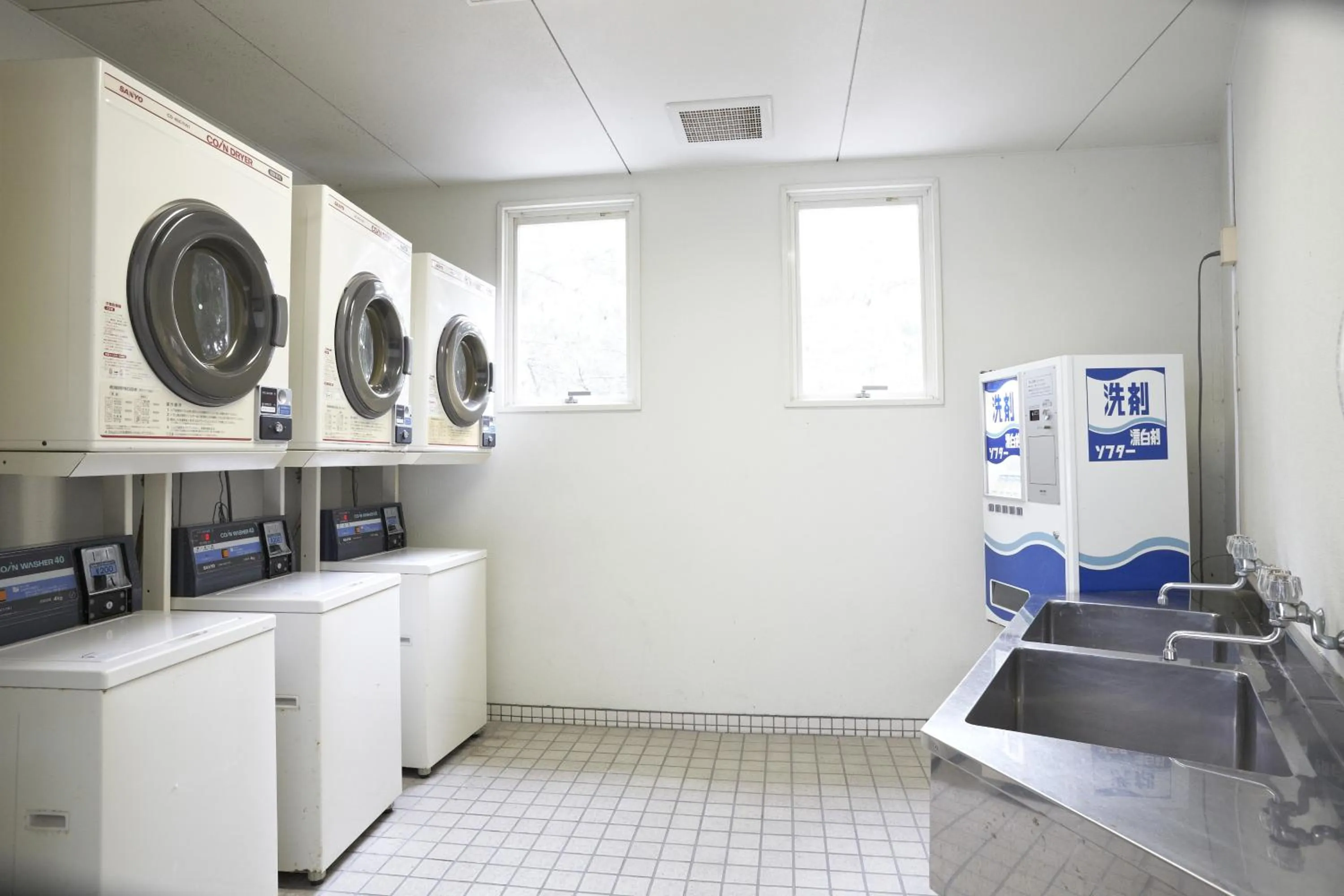 Other in Luxze Hitotsuba/Cottage Himuka