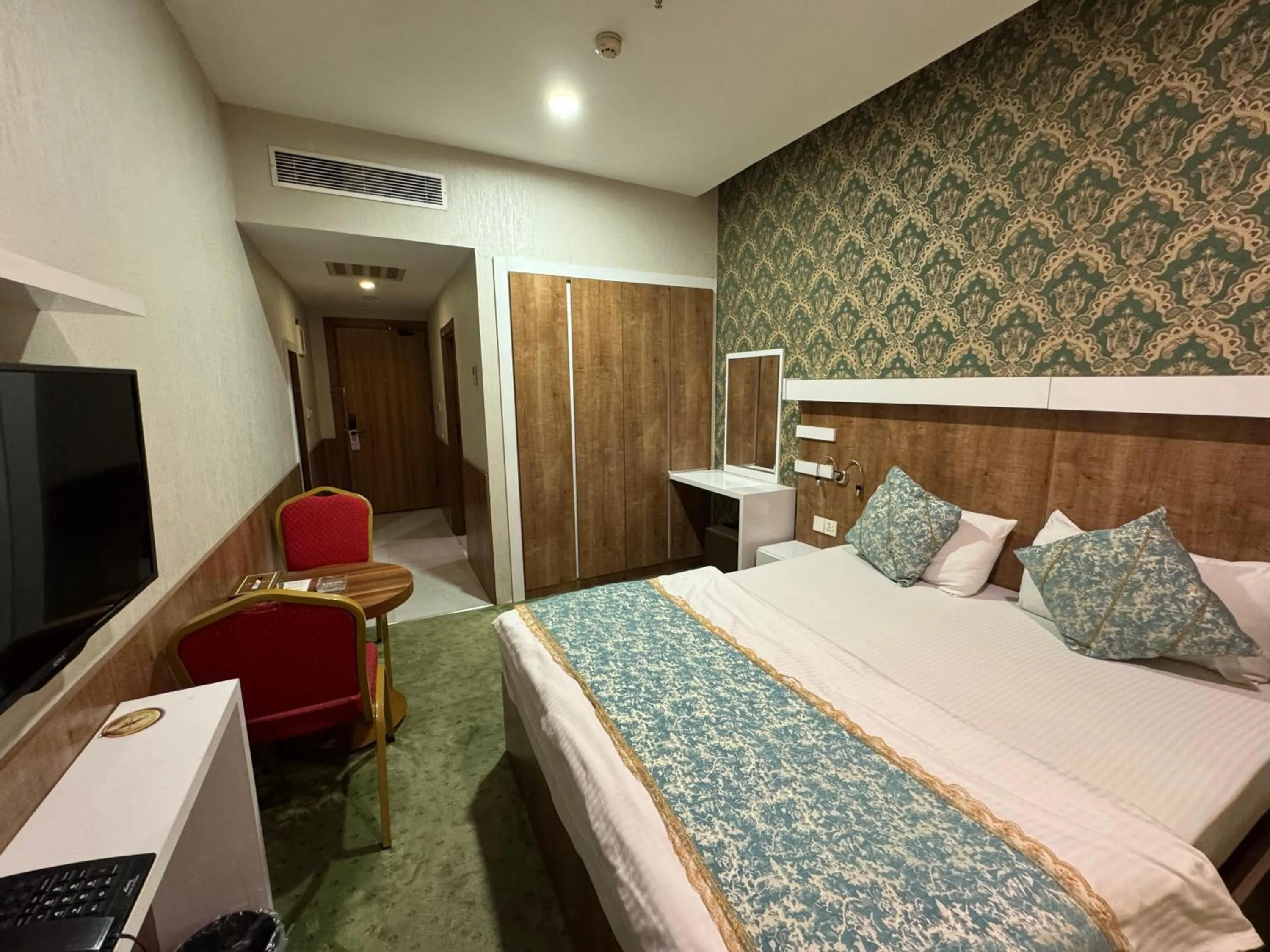 Single Room - single occupancy in Al Jawahiri Hotel
