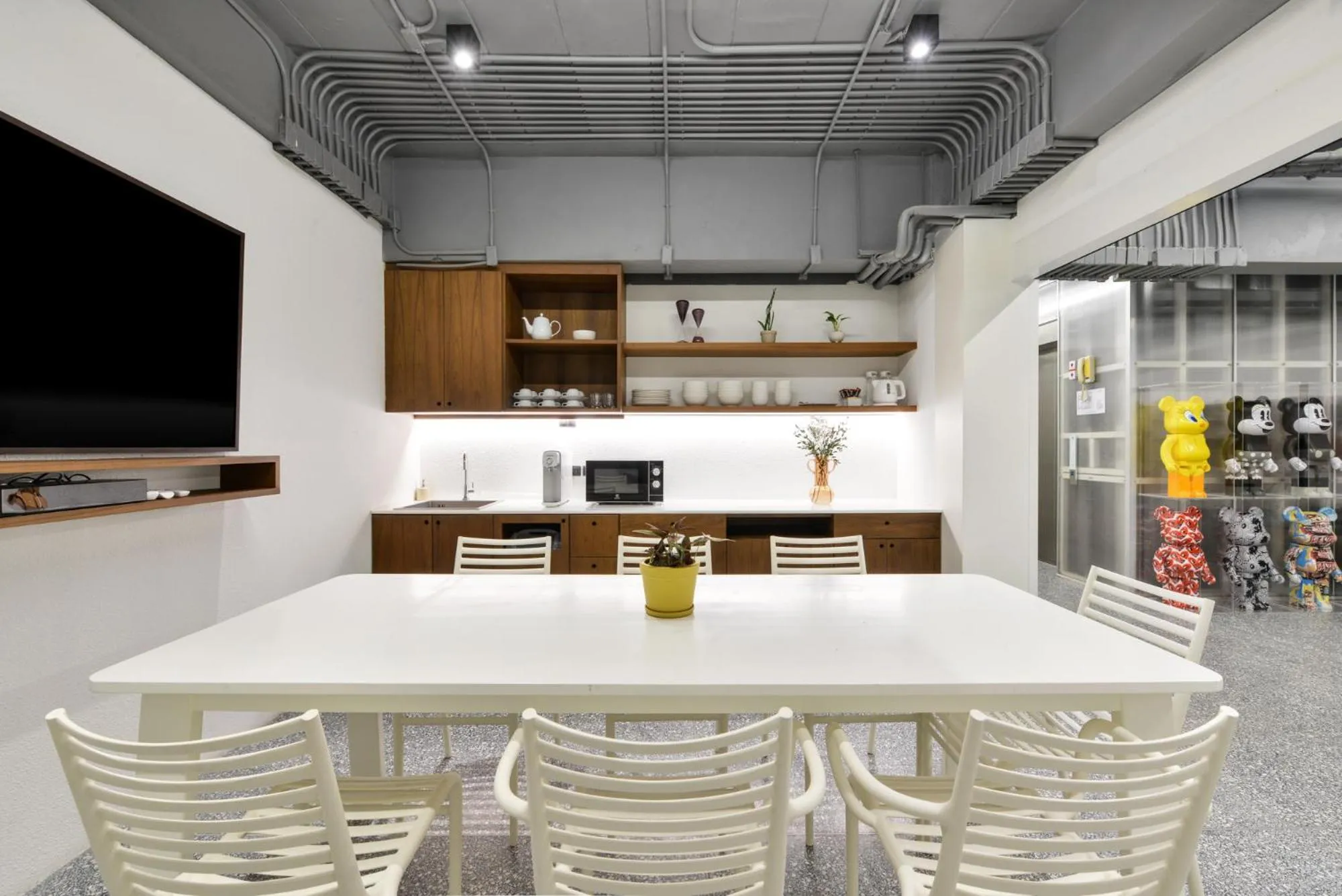 Restaurant/places to eat in Tiang Capsule
