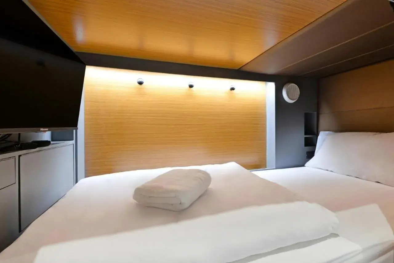 Bed in Tiang Capsule Bed in Tiang Capsule