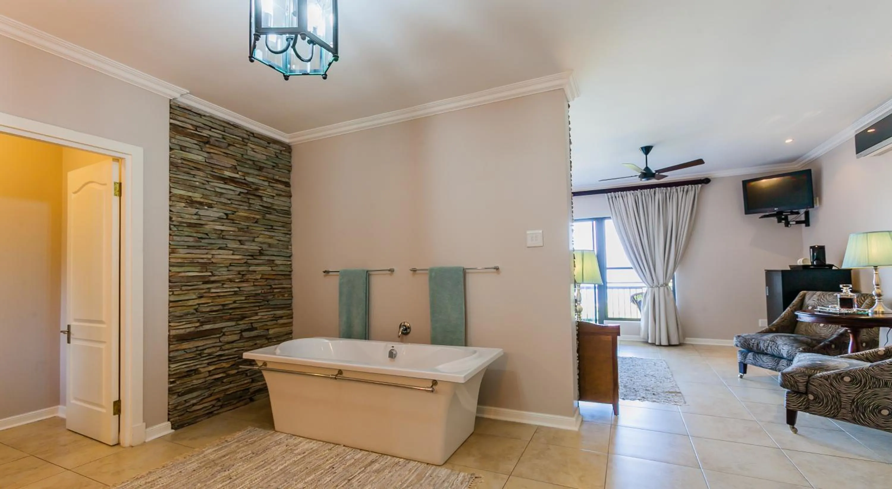 Bathroom, Bed in Relax Inn