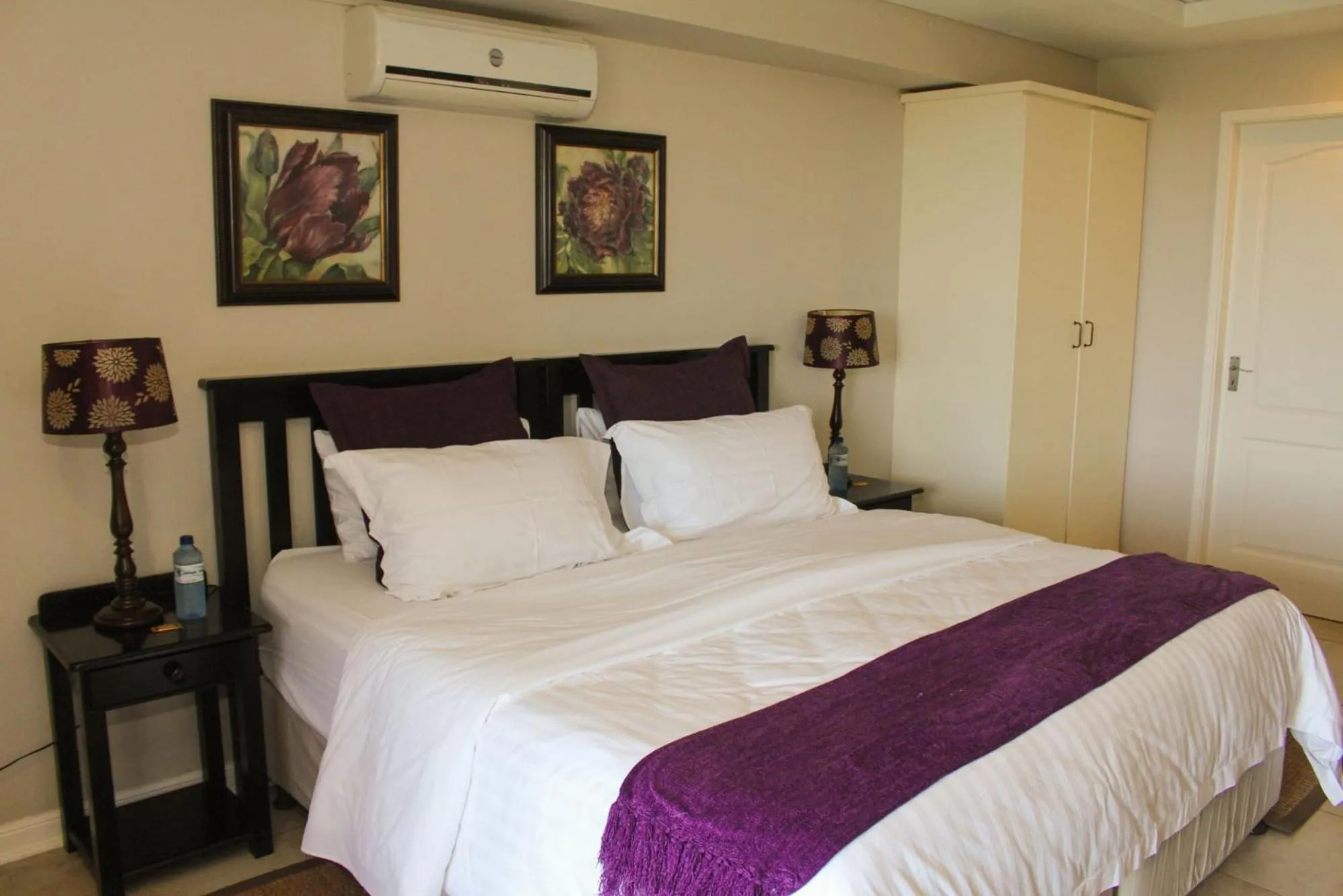 Bed in Relax Inn