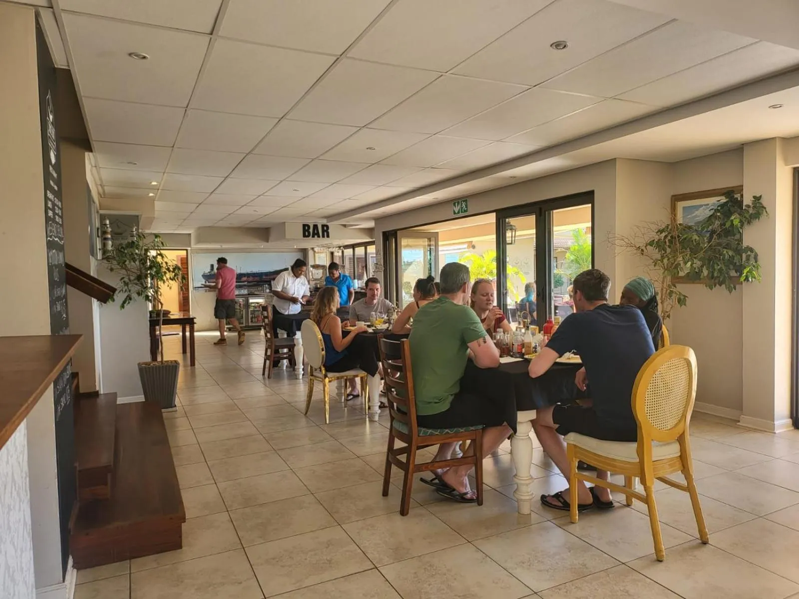 Restaurant/places to eat in Relax Inn