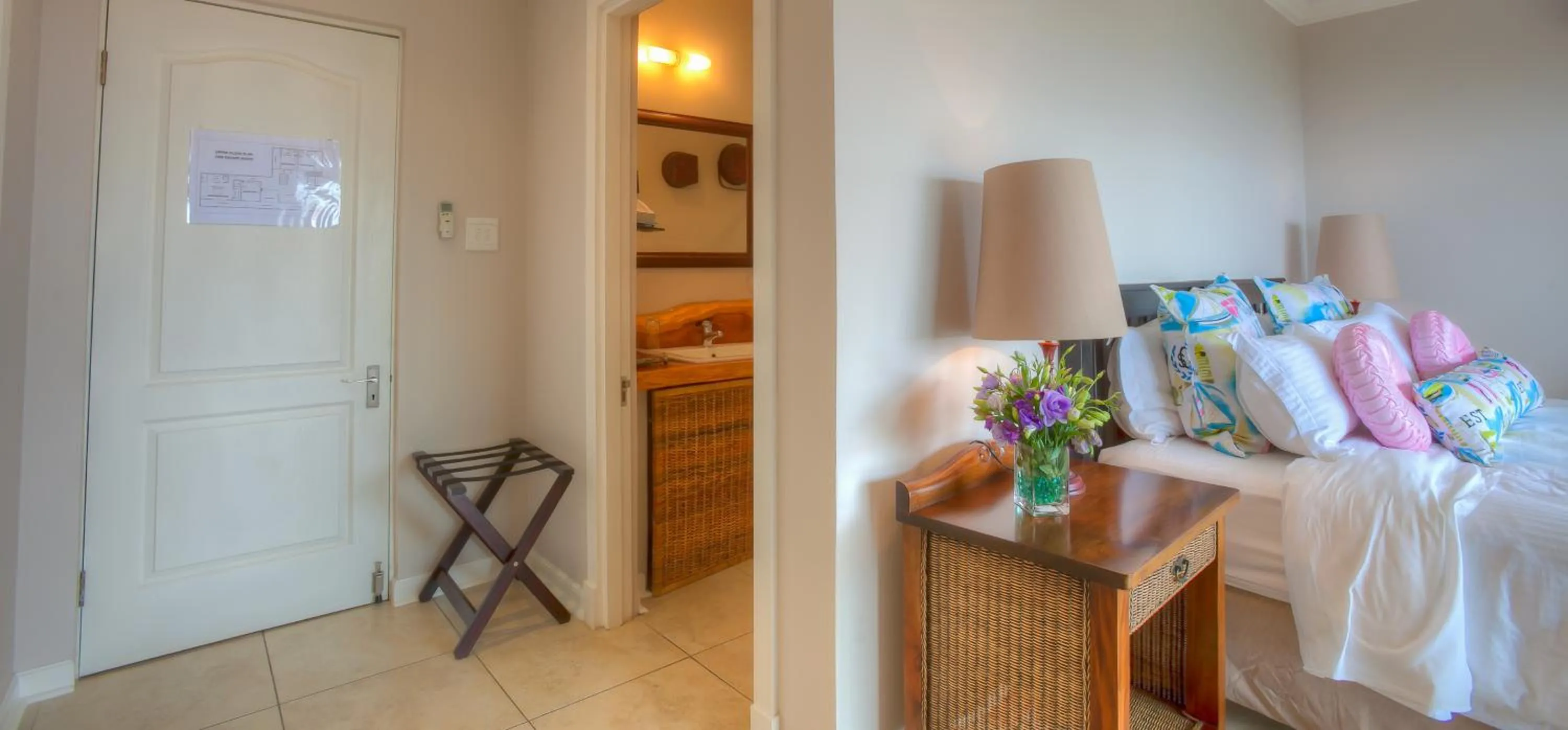 Bedroom, Bed in Relax Inn