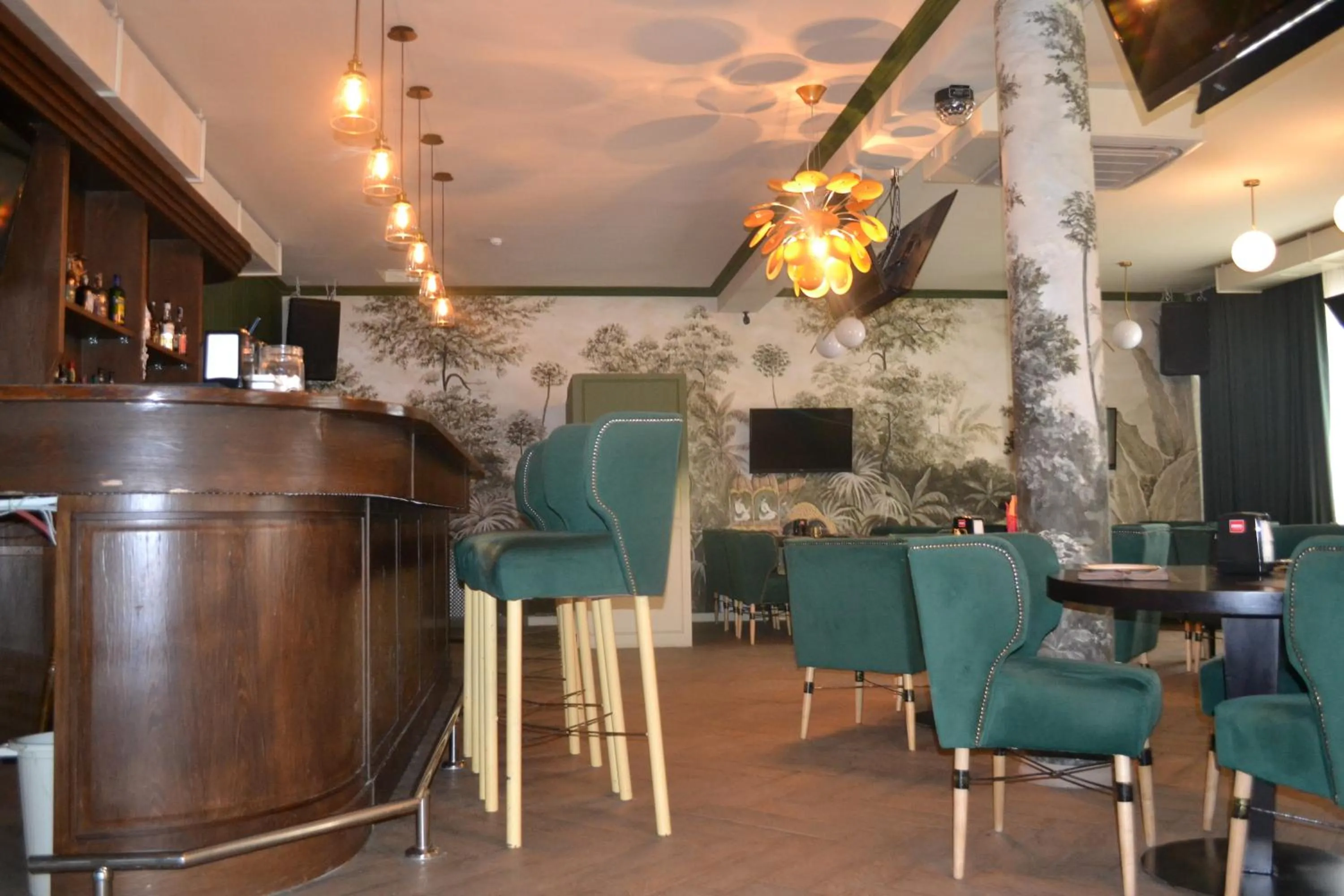 Restaurant/places to eat in Ayhan Hotel