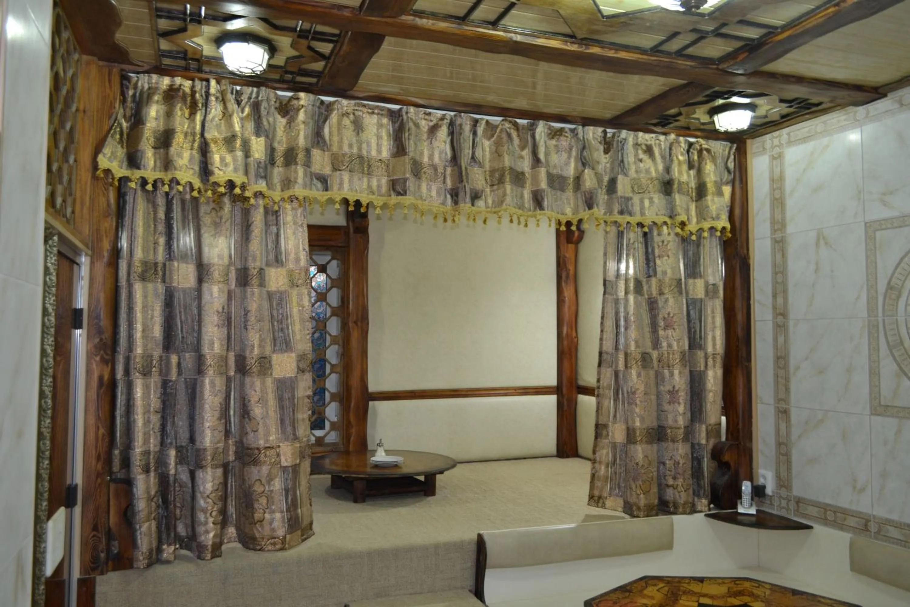 Steam room in Ayhan Hotel