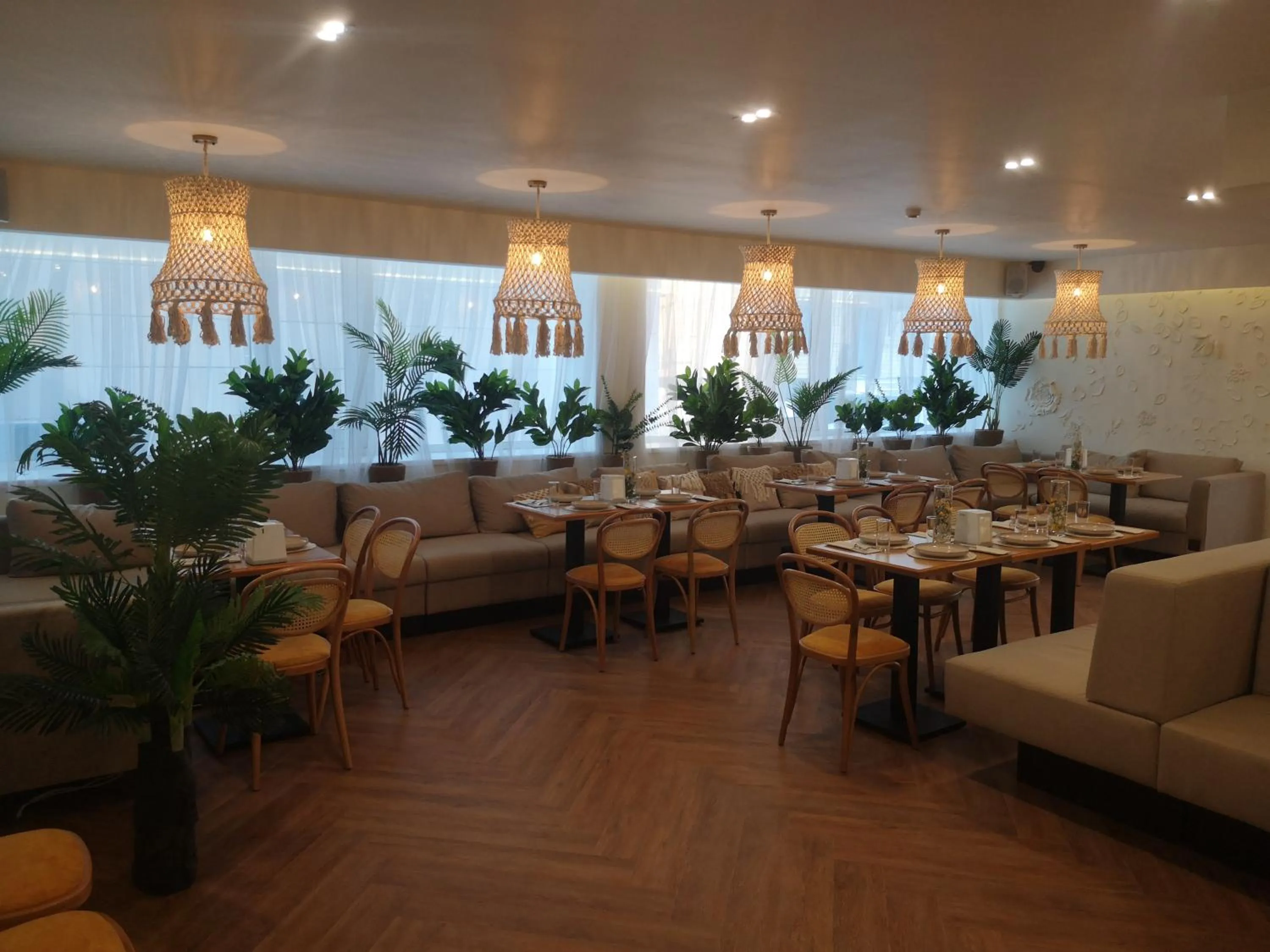 Restaurant/places to eat in Ayhan Hotel