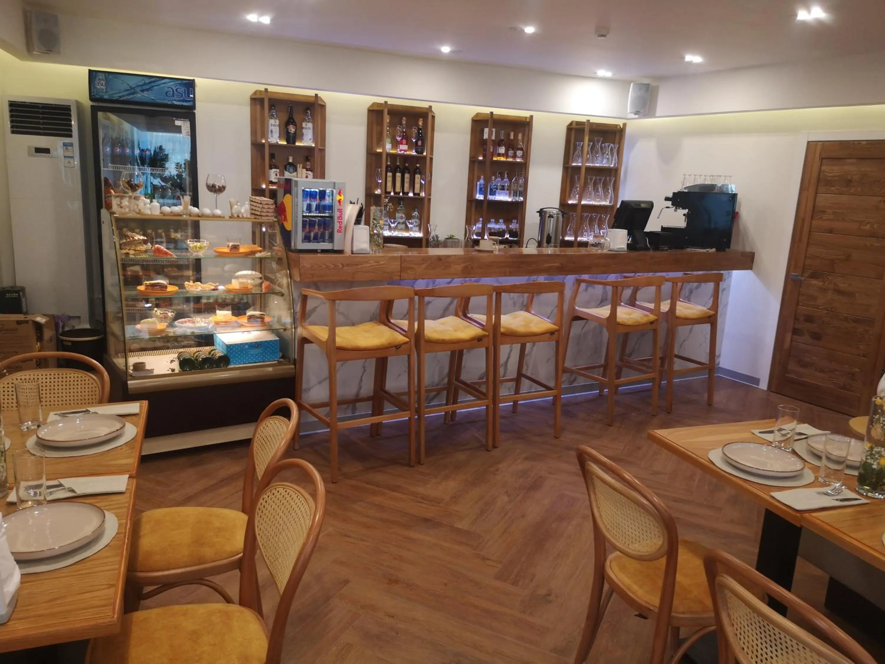 Restaurant/places to eat in Ayhan Hotel