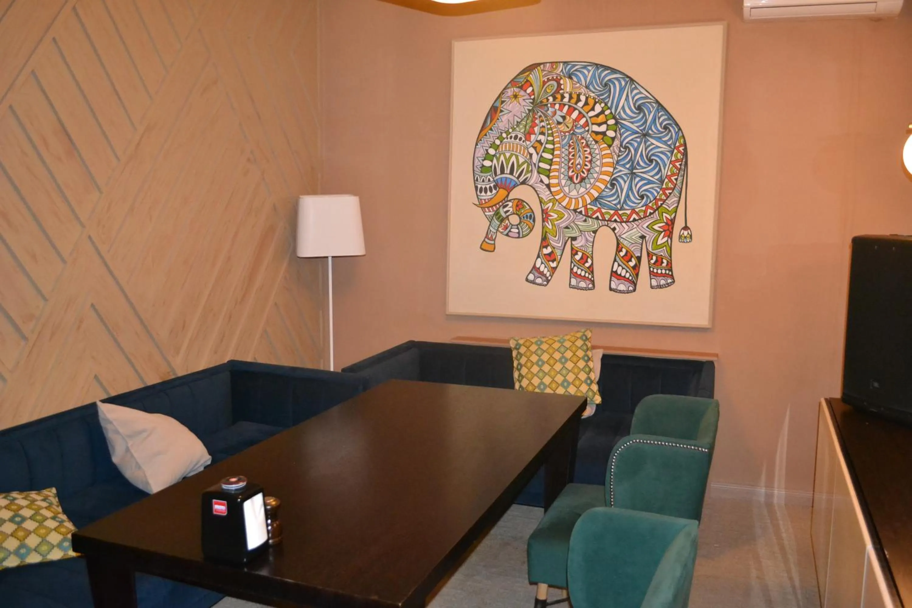 Restaurant/places to eat in Ayhan Hotel