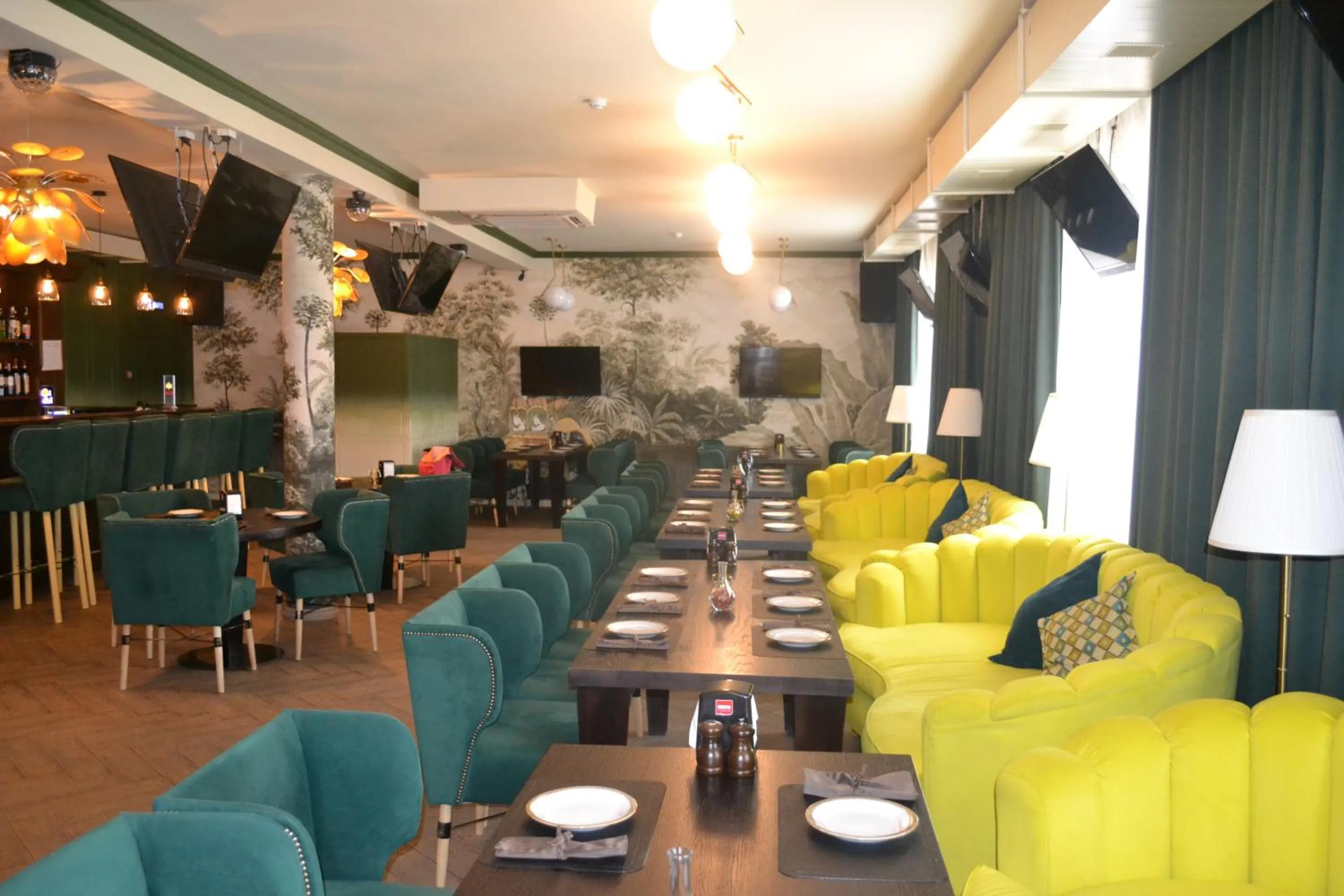 Restaurant/places to eat in Ayhan Hotel