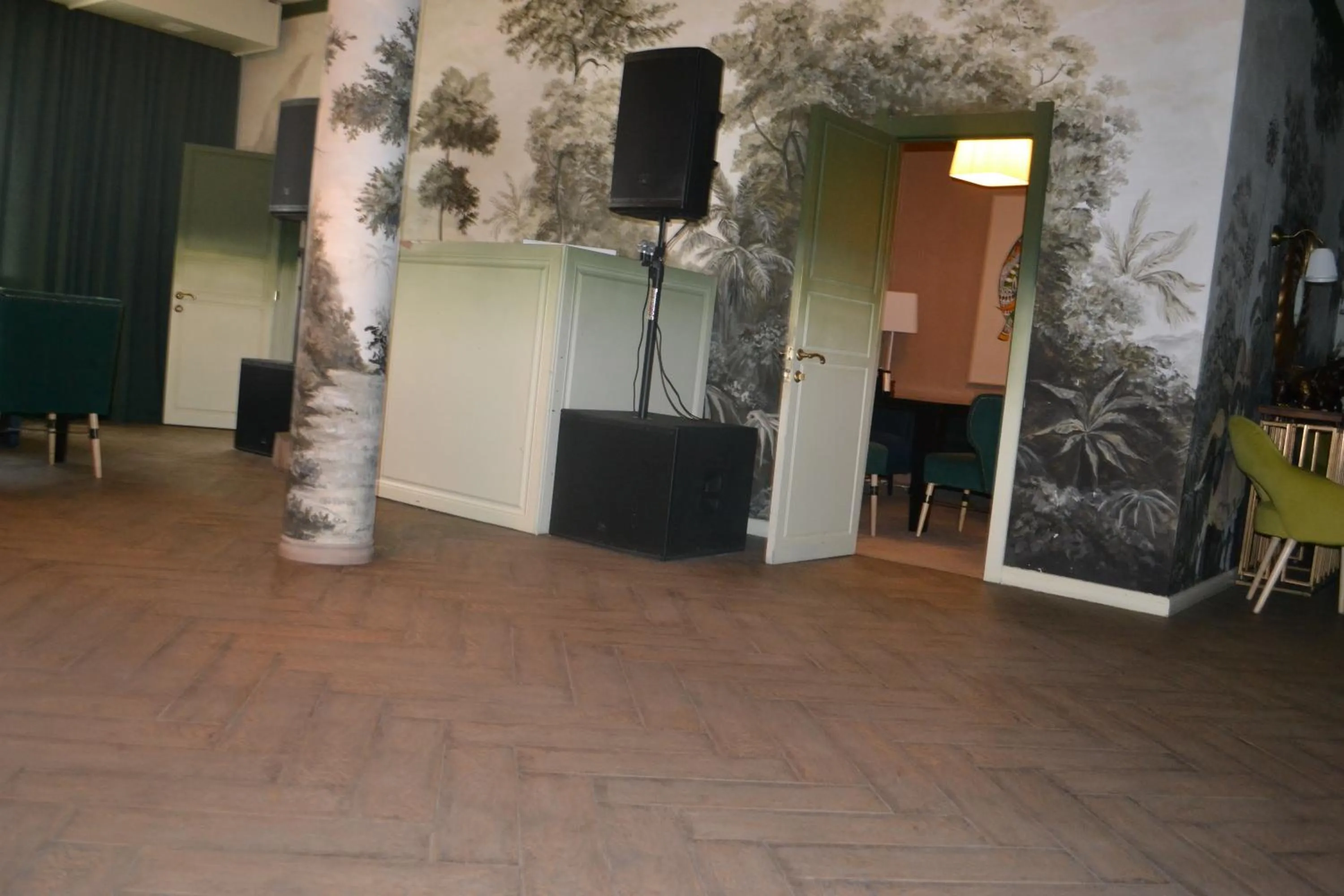 Restaurant/places to eat in Ayhan Hotel