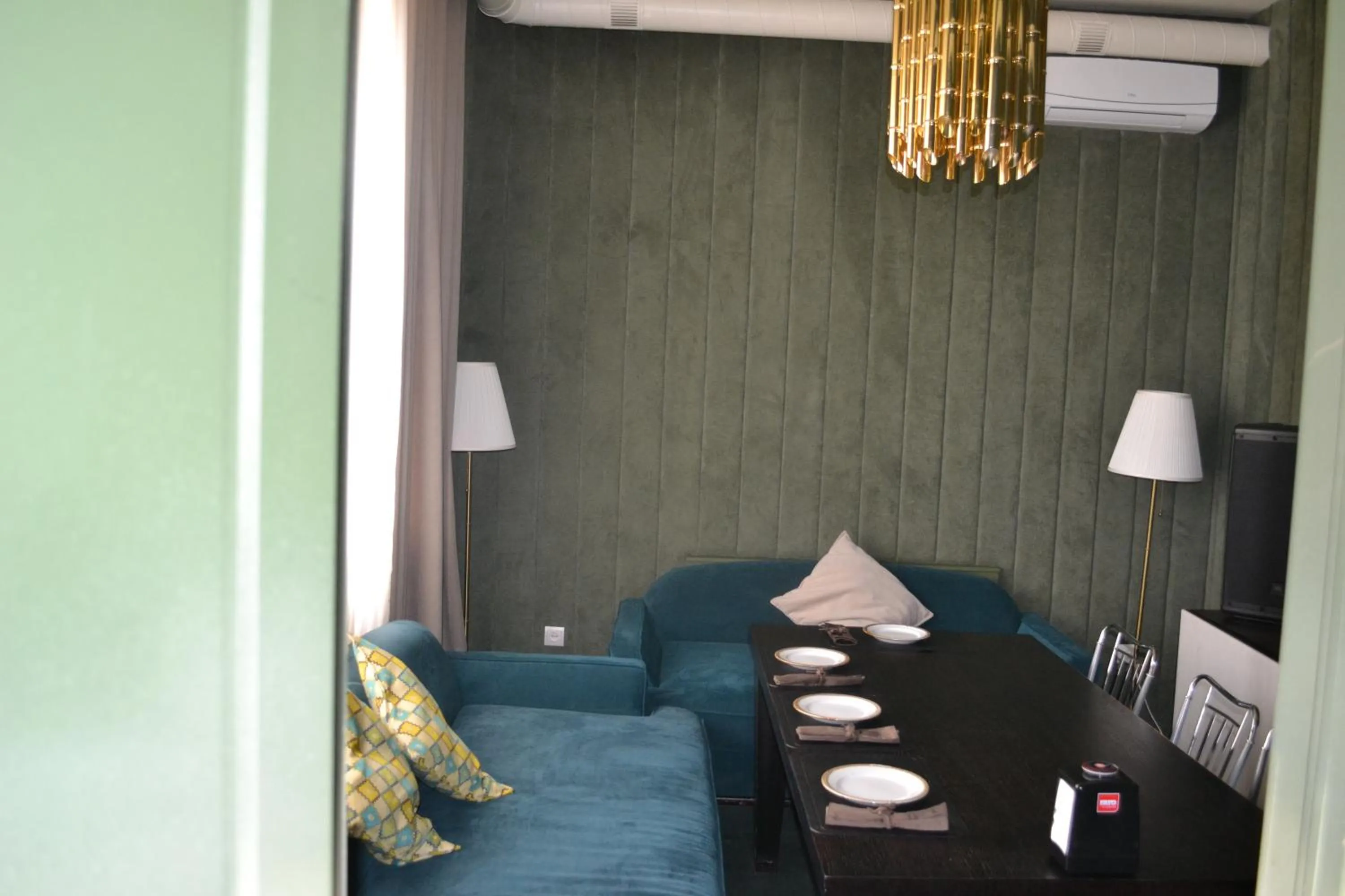 Restaurant/places to eat in Ayhan Hotel