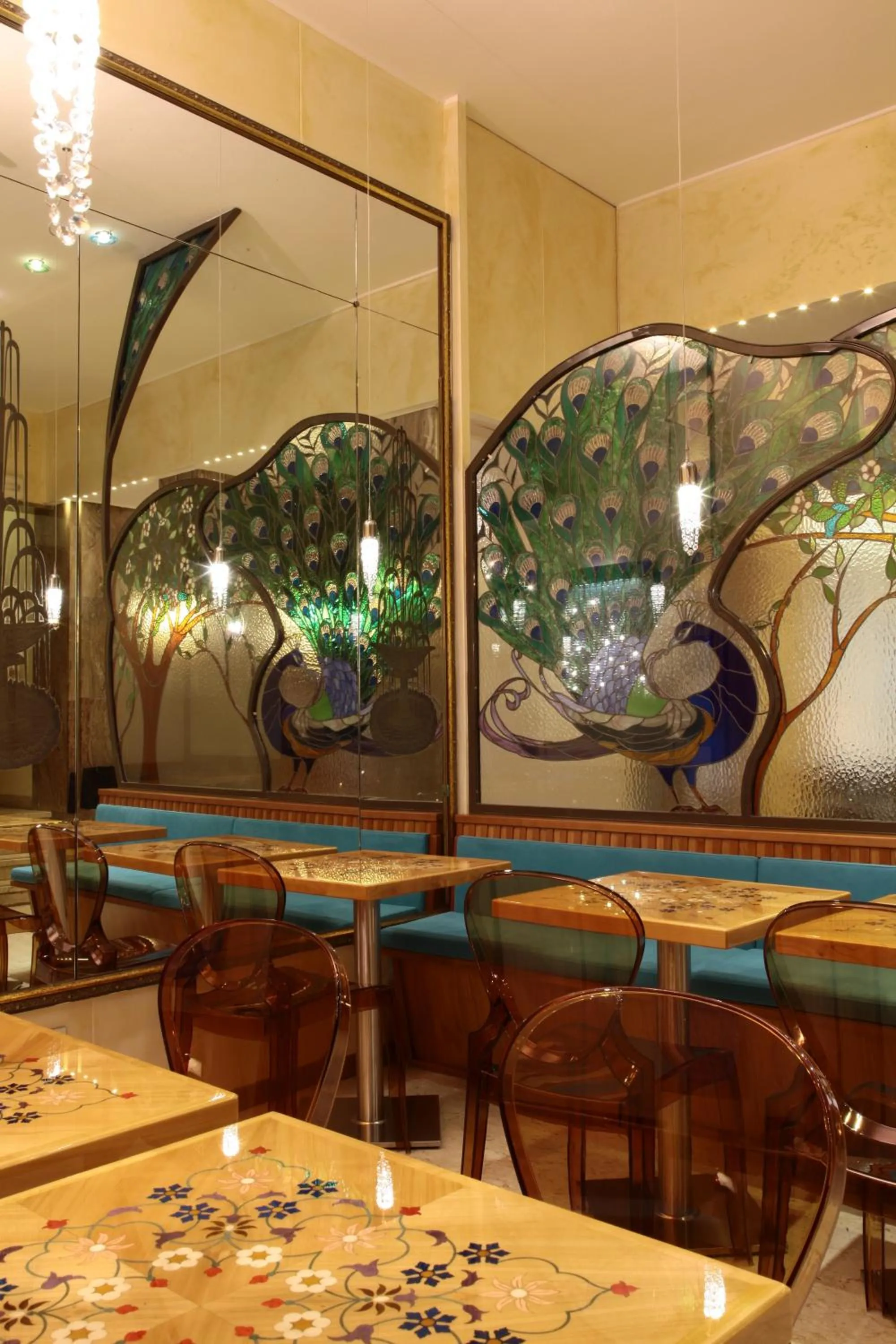 Restaurant/Places to Eat in Hotel Star