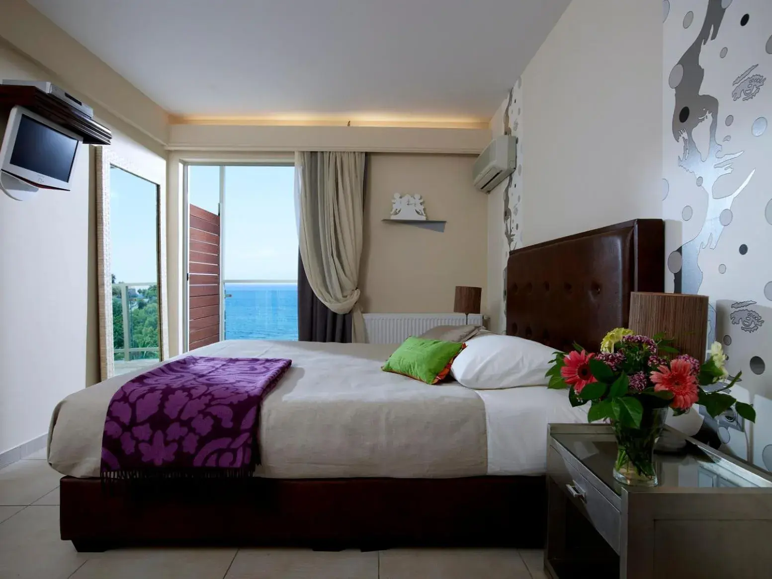 Photo of the whole room, Bed in Belle Helene Hotel Photo of the whole room, Bed in Belle Helene Hotel