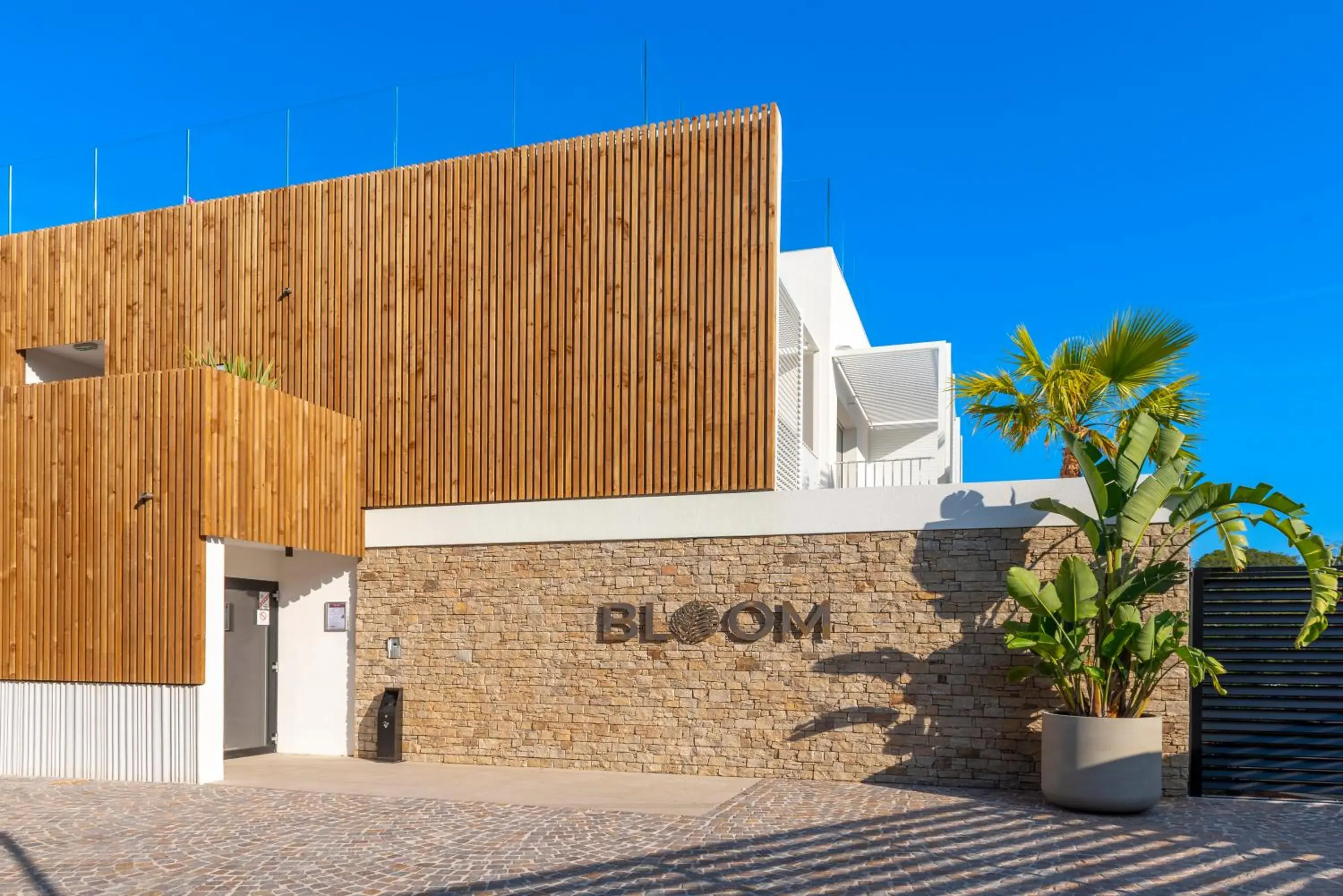 Property building in Van der Valk Hotel Bloom Saint Aygulf Property building in Van der Valk Hotel Bloom Saint Aygulf