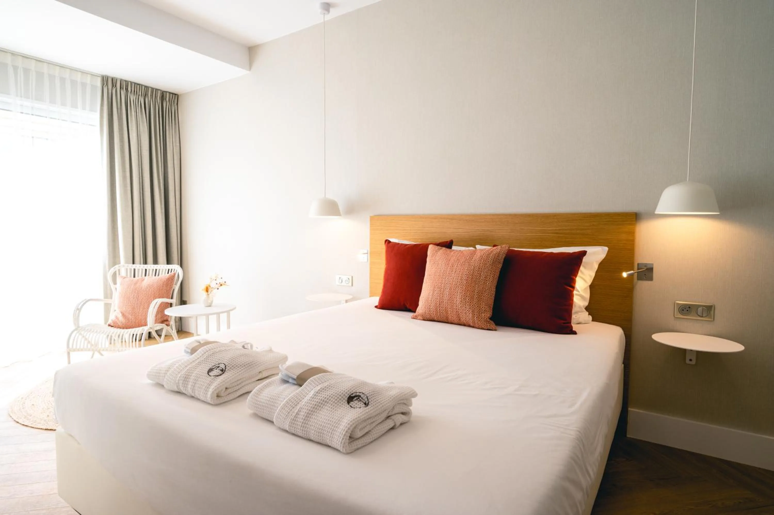 Photo of the whole room, Bed in Van der Valk Hotel Bloom Saint Aygulf