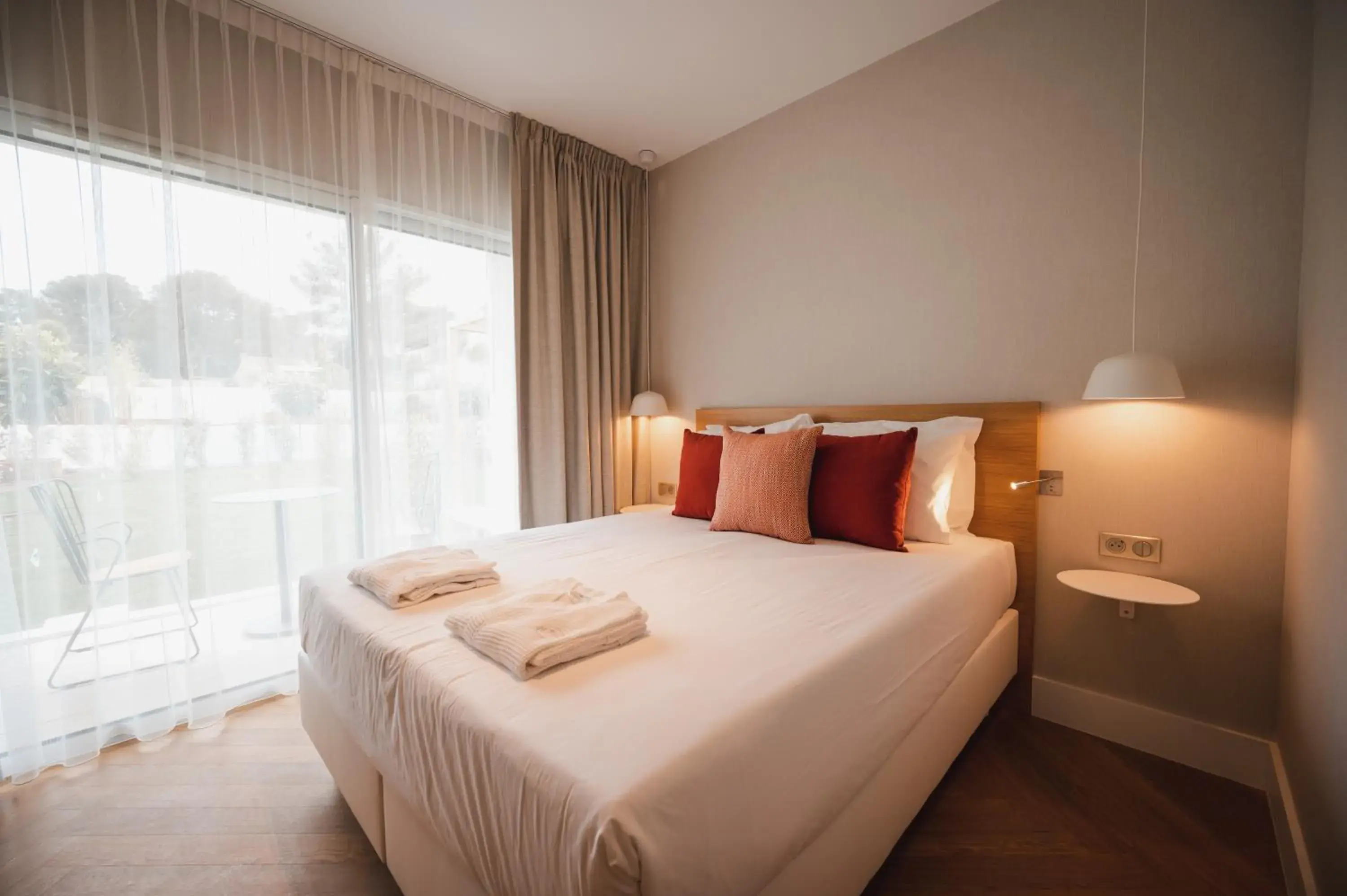 Photo of the whole room, Bed in Van der Valk Hotel Bloom Saint Aygulf Photo of the whole room, Bed in Van der Valk Hotel Bloom Saint Aygulf