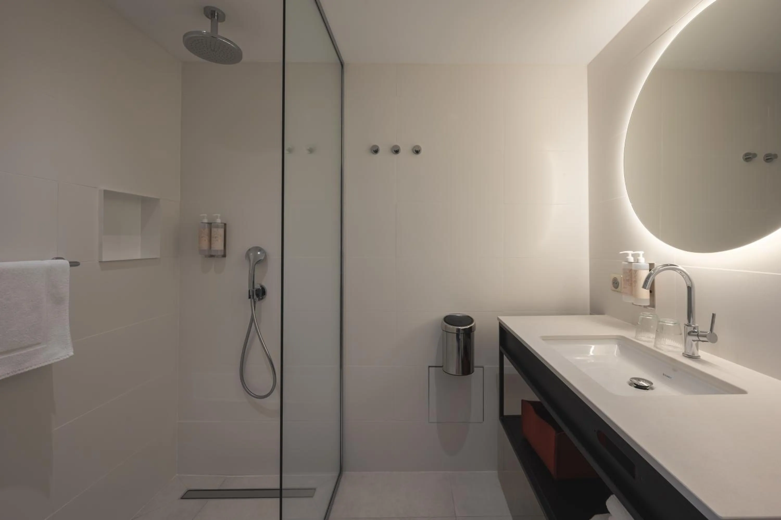 Bathroom in Van der Valk Hotel Bloom Saint Aygulf