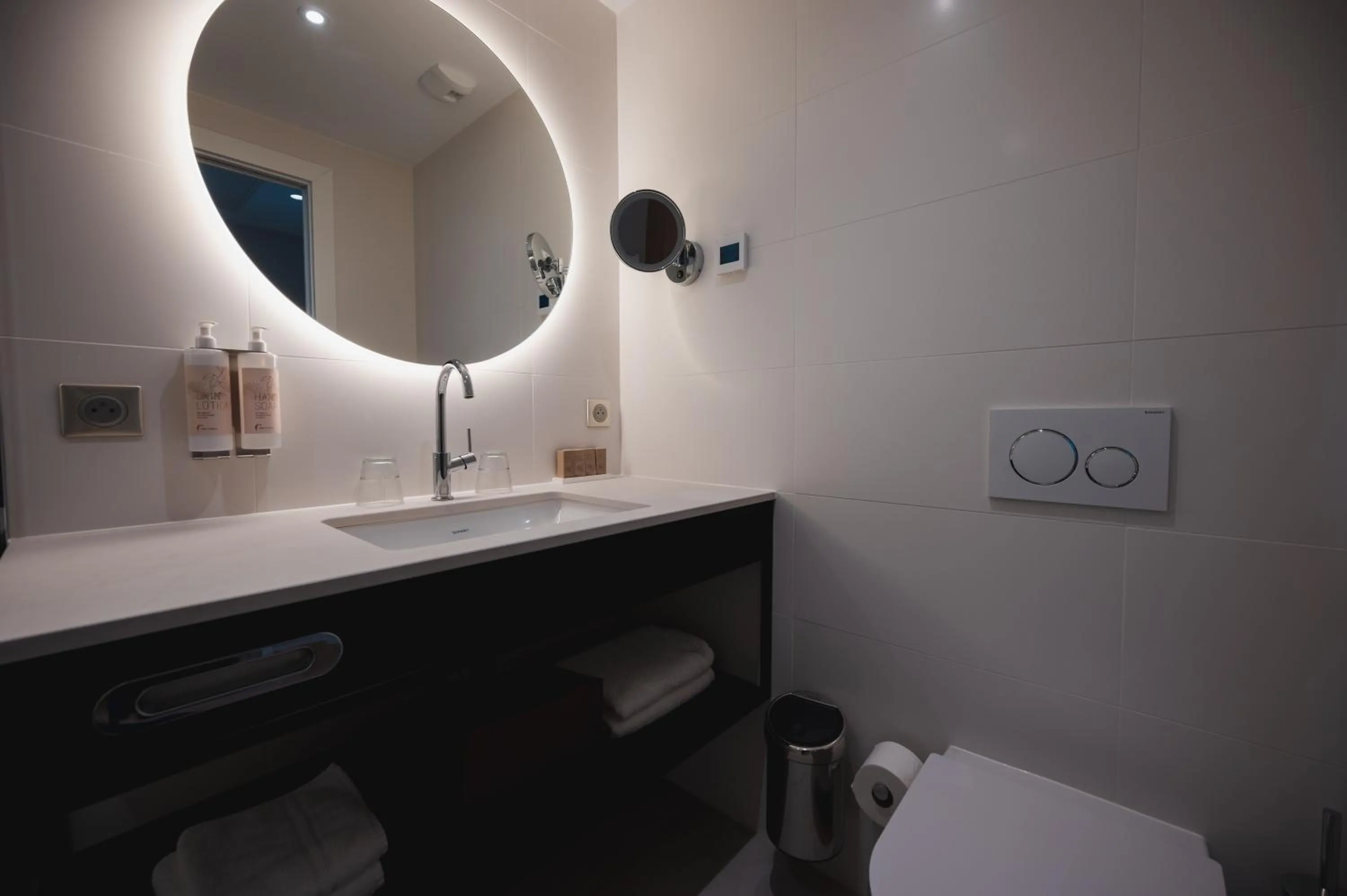 Bathroom in Van der Valk Hotel Bloom Saint Aygulf