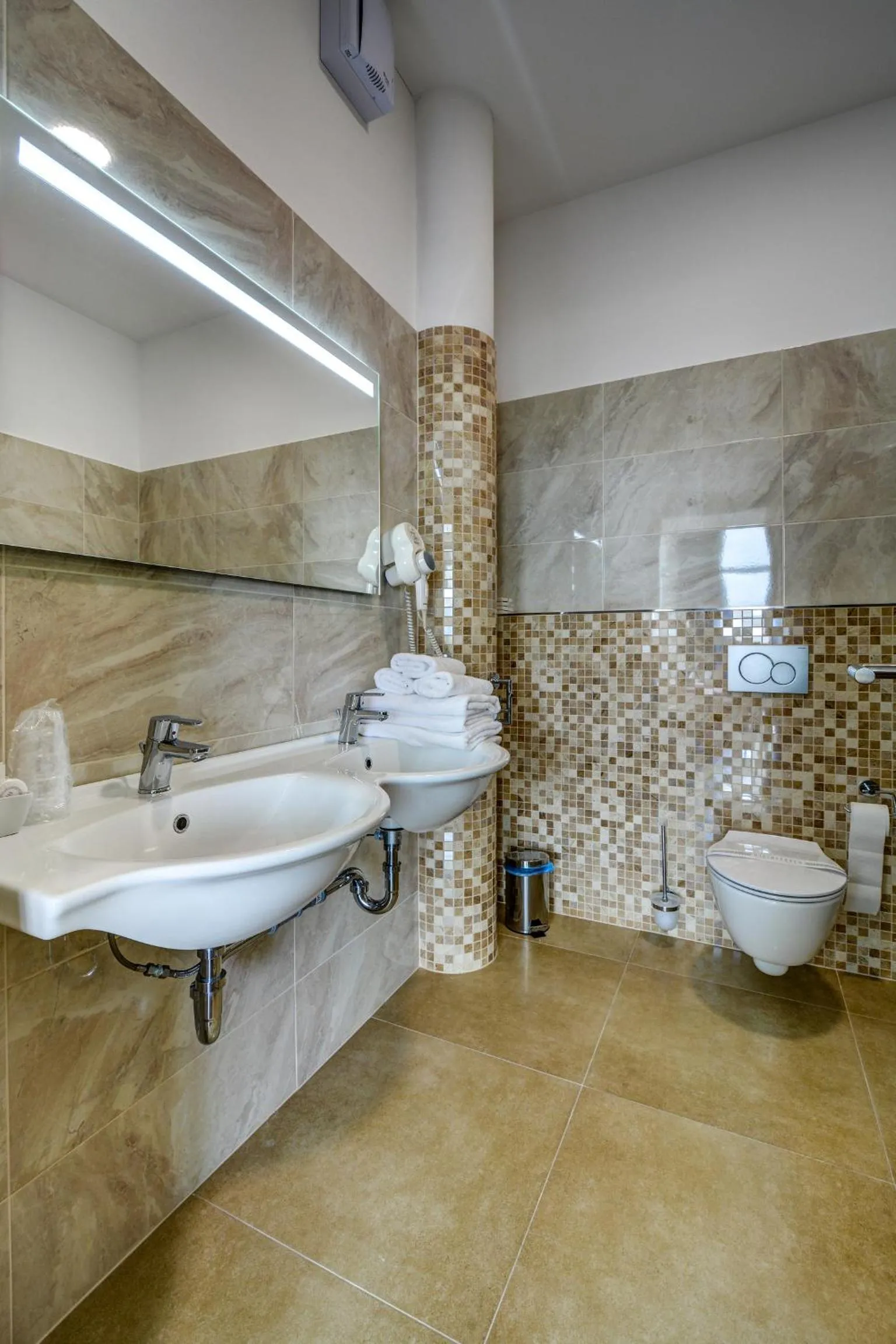 Bathroom in Hotel Samaria
