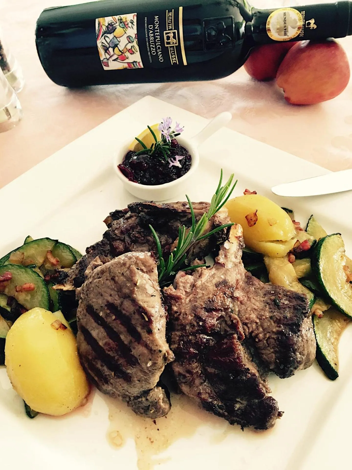 Food and drinks in Hotel Samaria