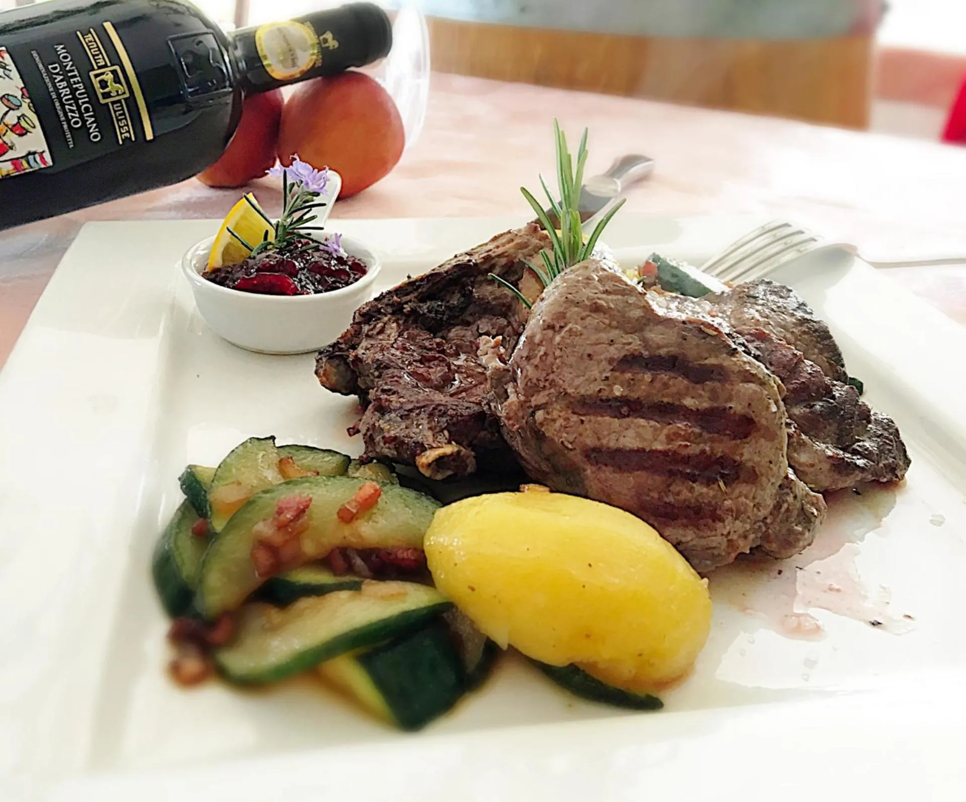 Food and drinks in Hotel Samaria