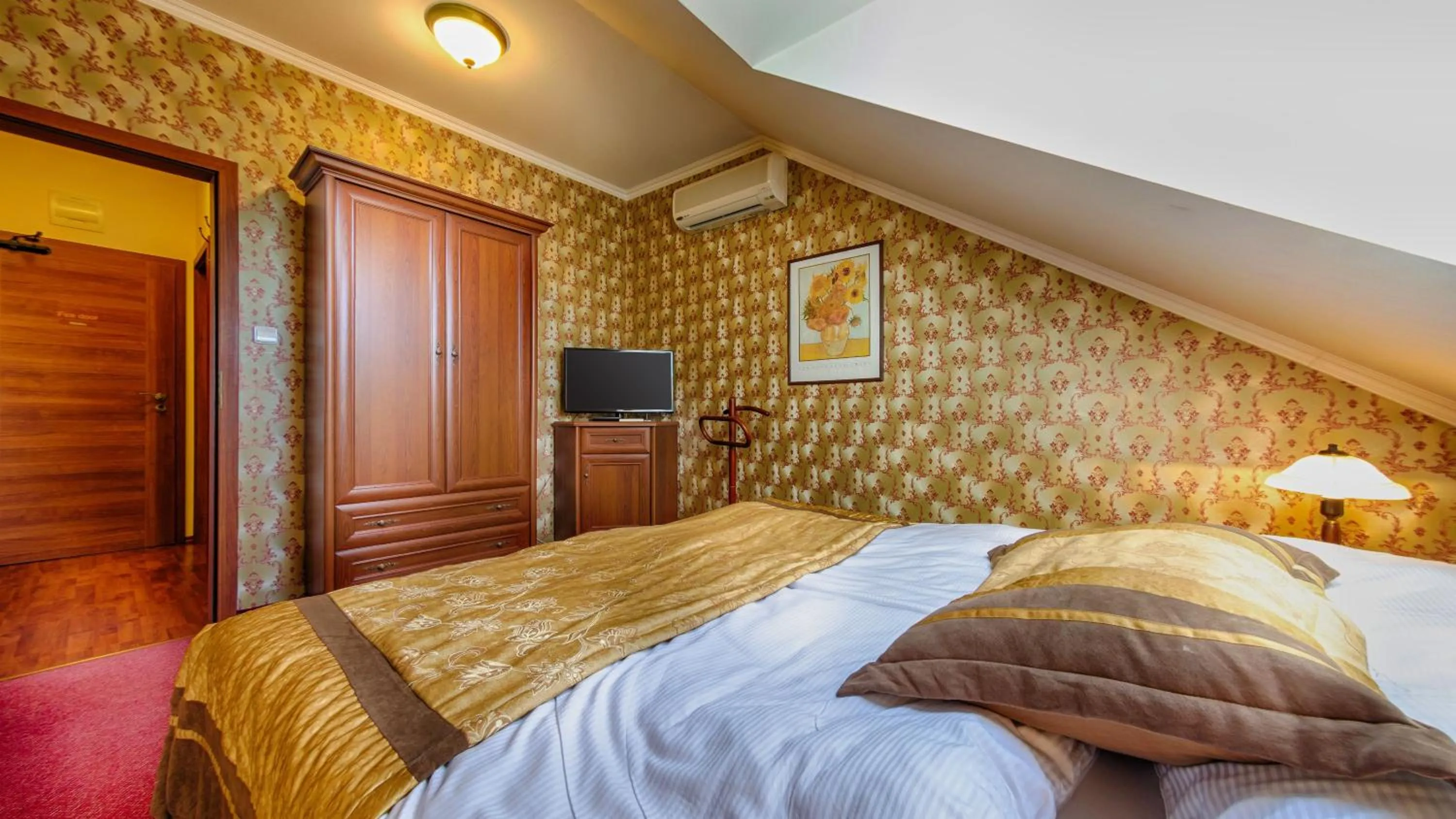 Bedroom, Bed in Hotel Tevel