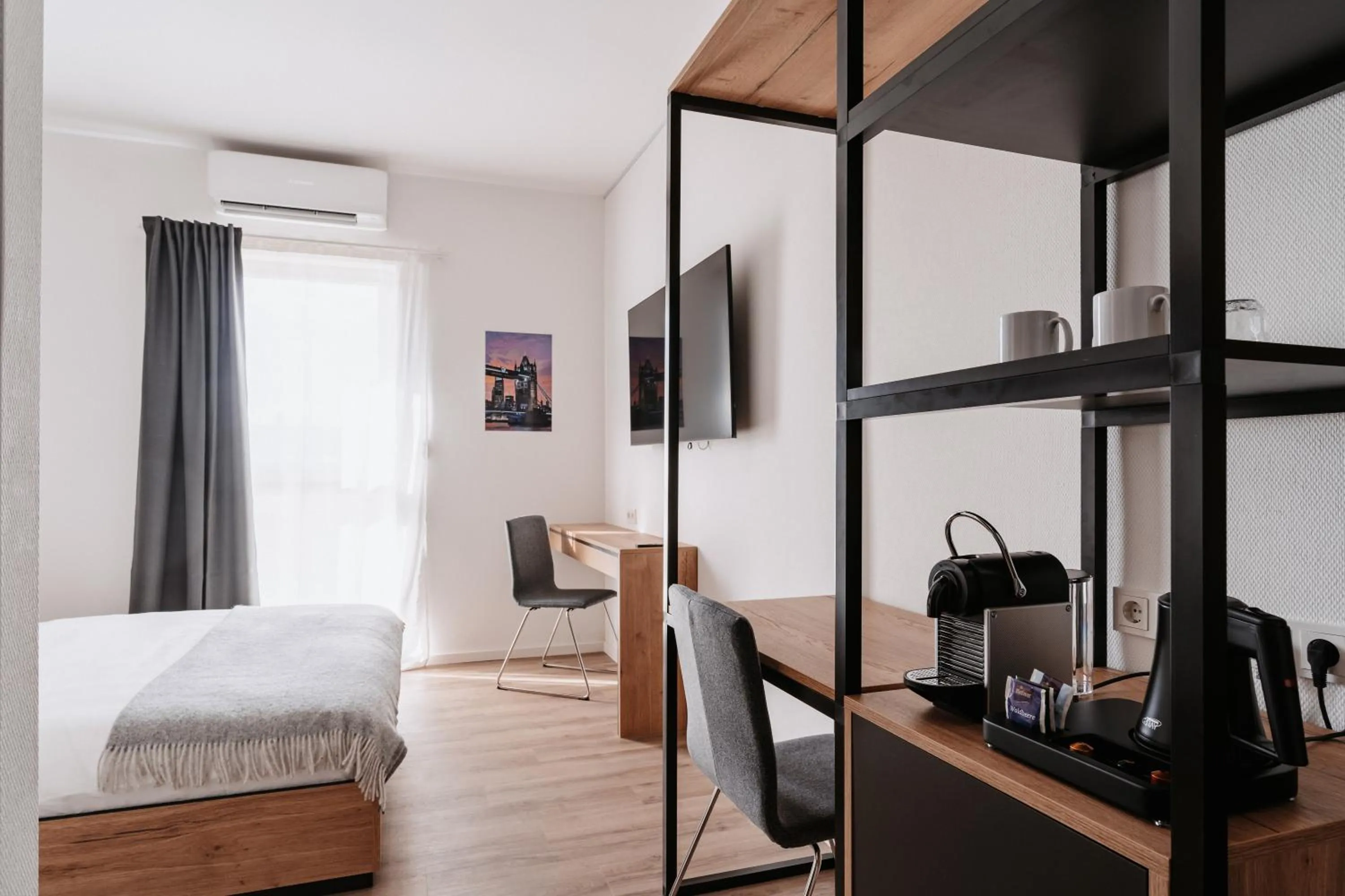 TV and multimedia, Bed in STEP INN The Fair Hotel