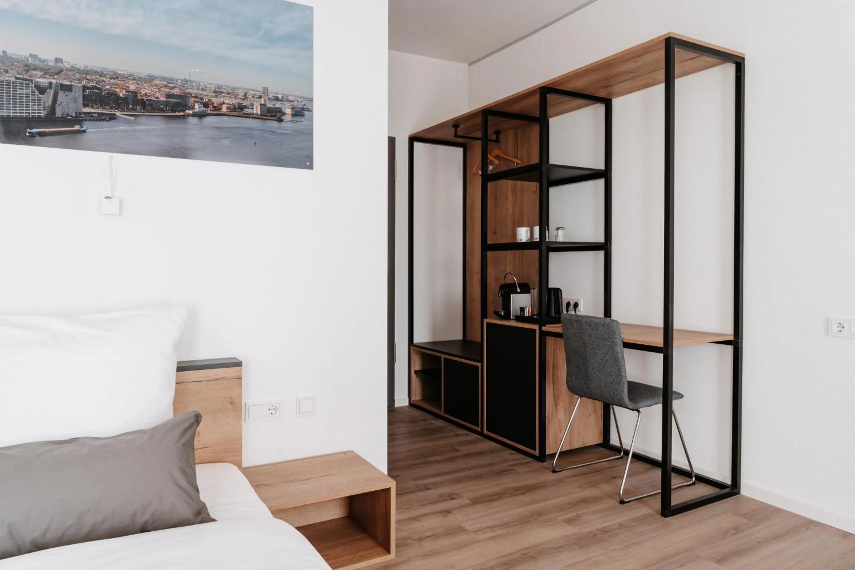 Coffee/tea facilities, Bed in STEP INN The Fair Hotel