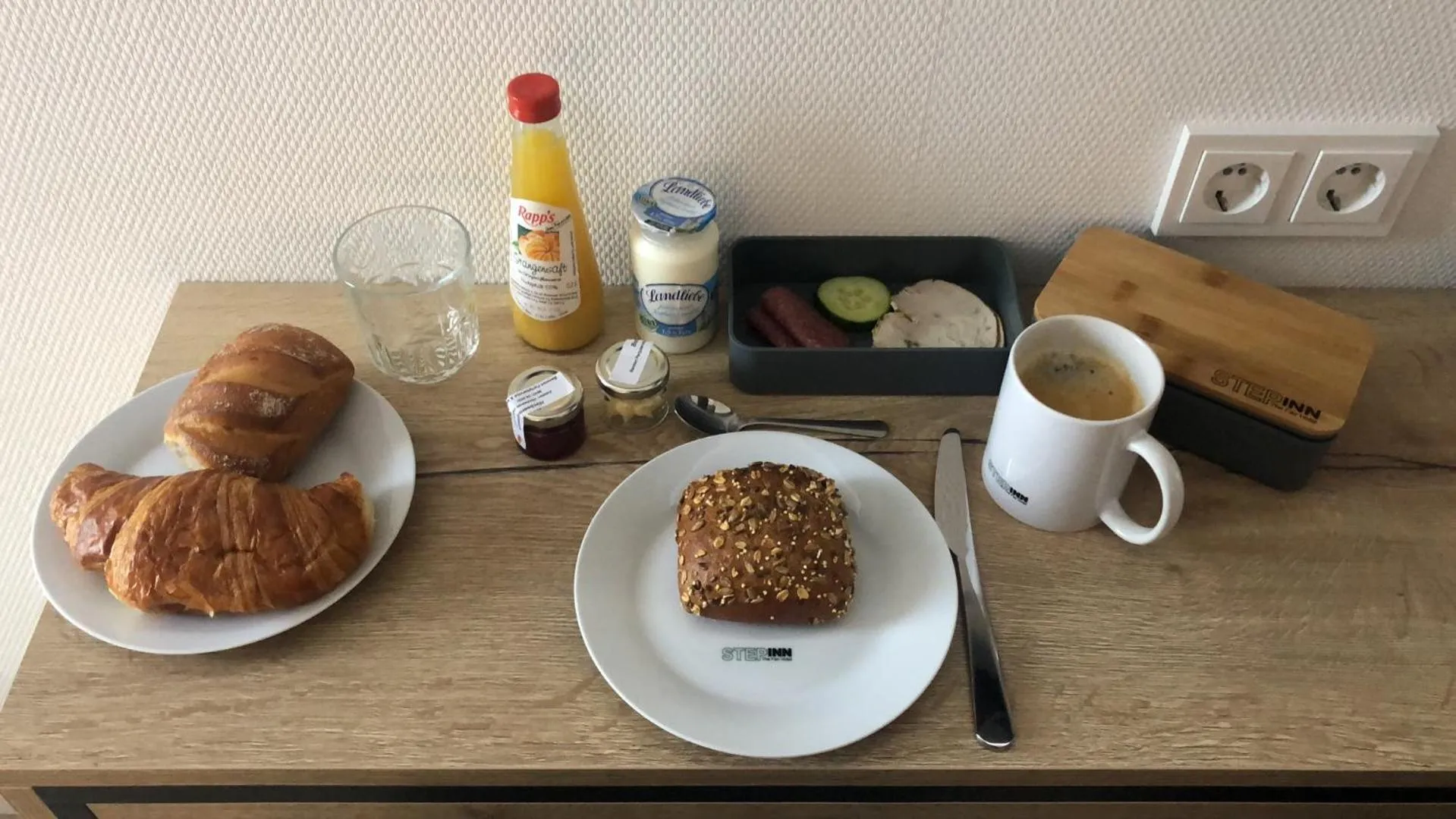 Breakfast in STEP INN The Fair Hotel