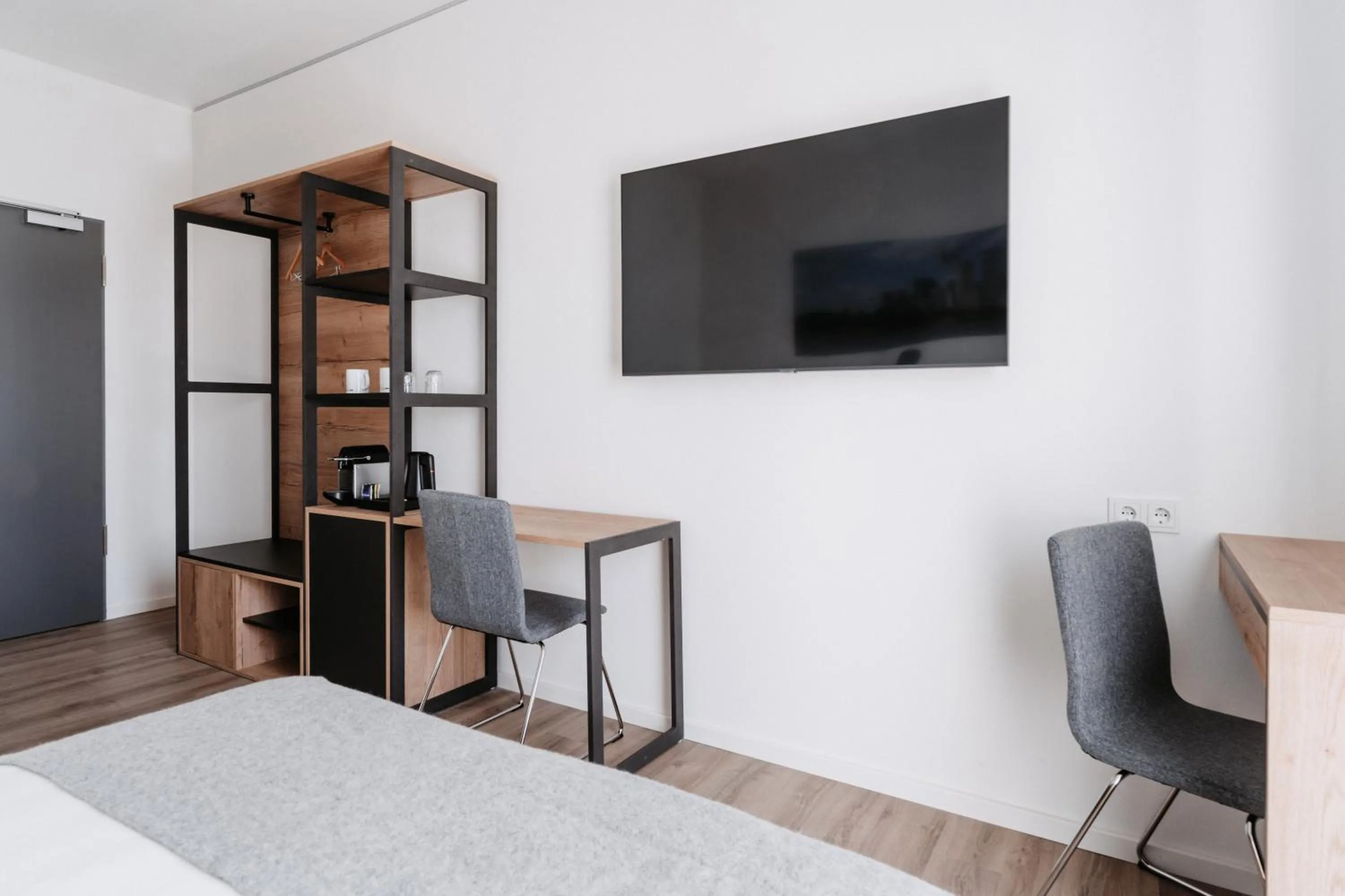 TV and multimedia, Bed in STEP INN The Fair Hotel