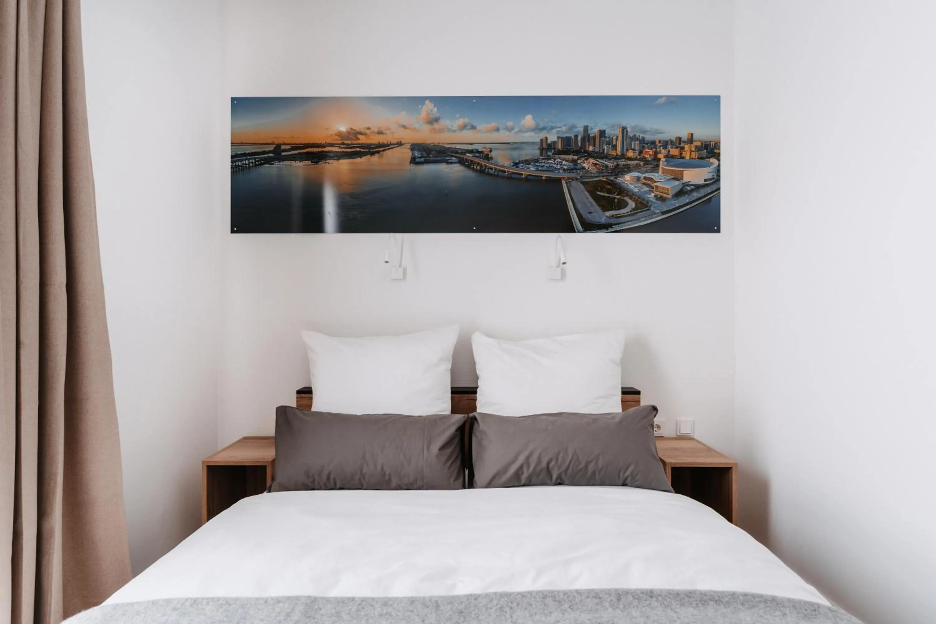 Bed in STEP INN The Fair Hotel