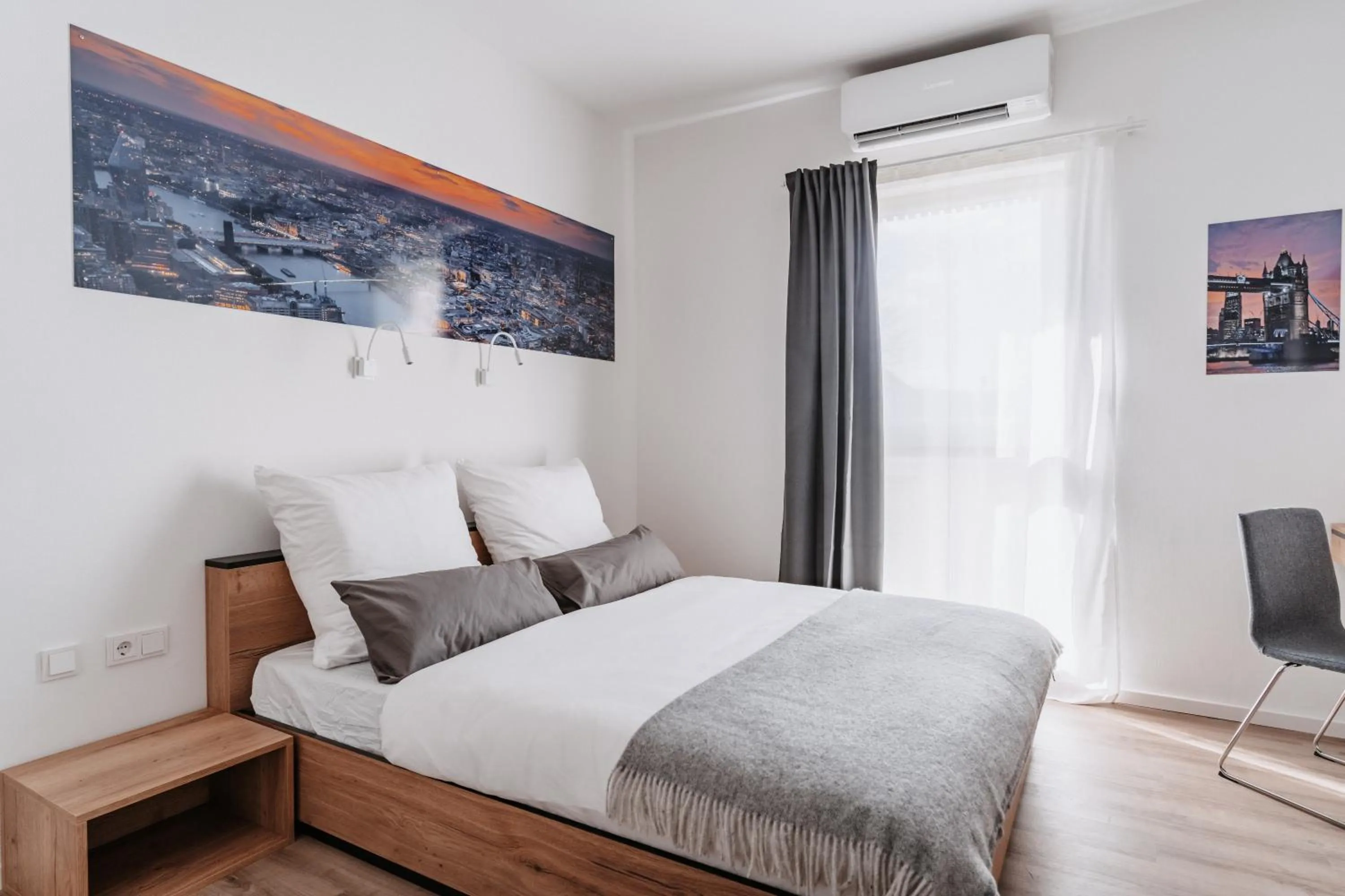 Bed in STEP INN The Fair Hotel