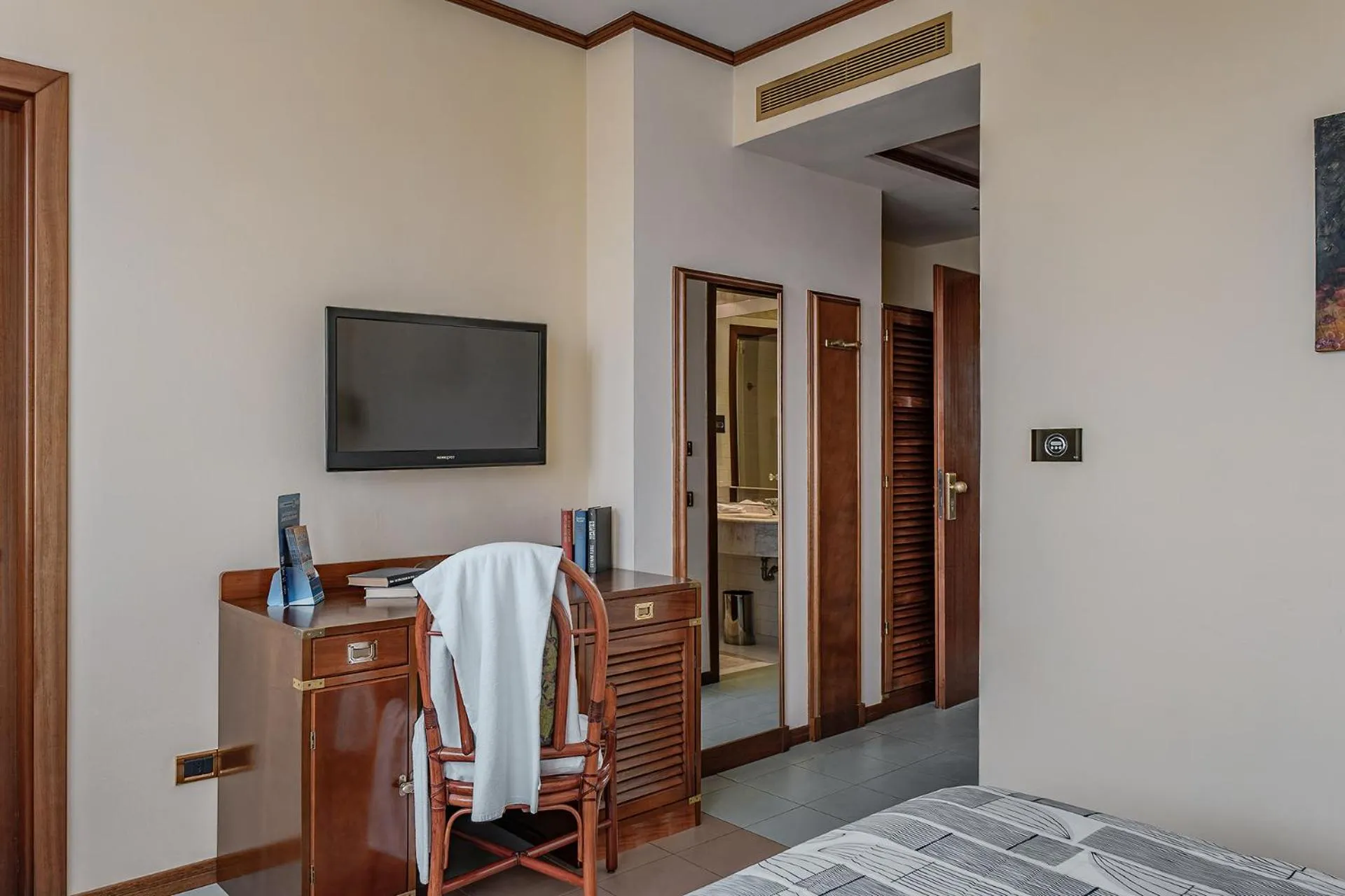 Seating area, Bed in Hotel Tornese - Rooftop Sea View