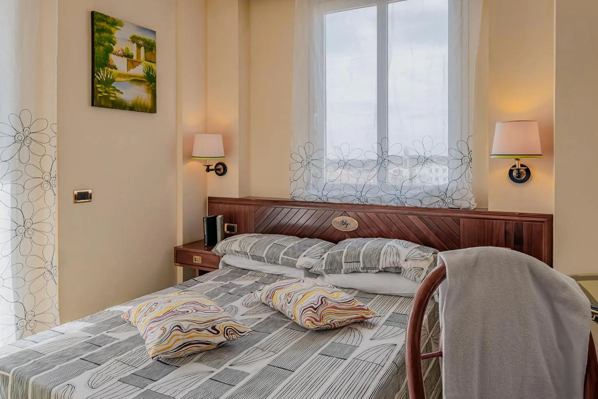 Bedroom, Bed in Hotel Tornese - Rooftop Sea View