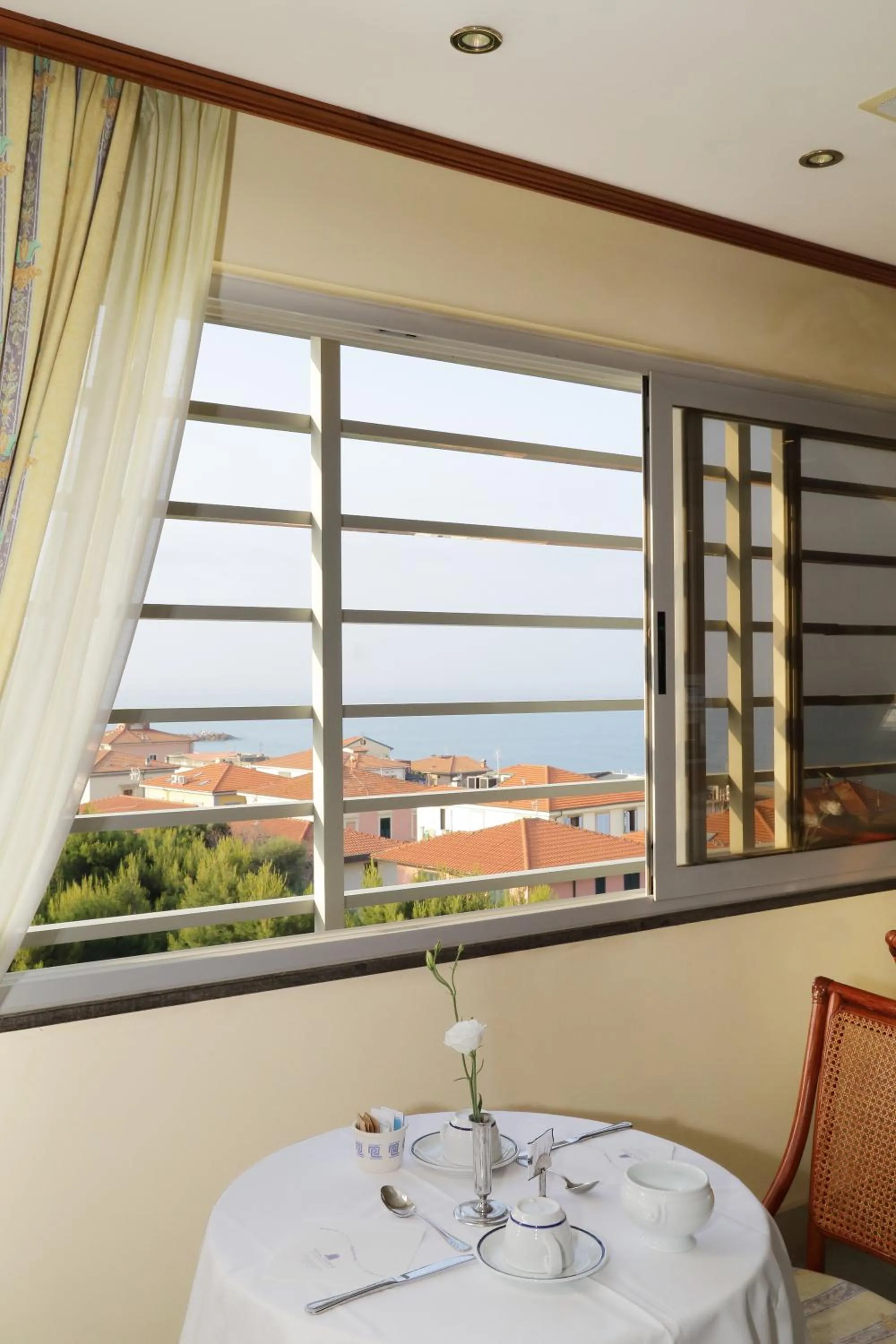 Restaurant/places to eat in Hotel Tornese - Rooftop Sea View