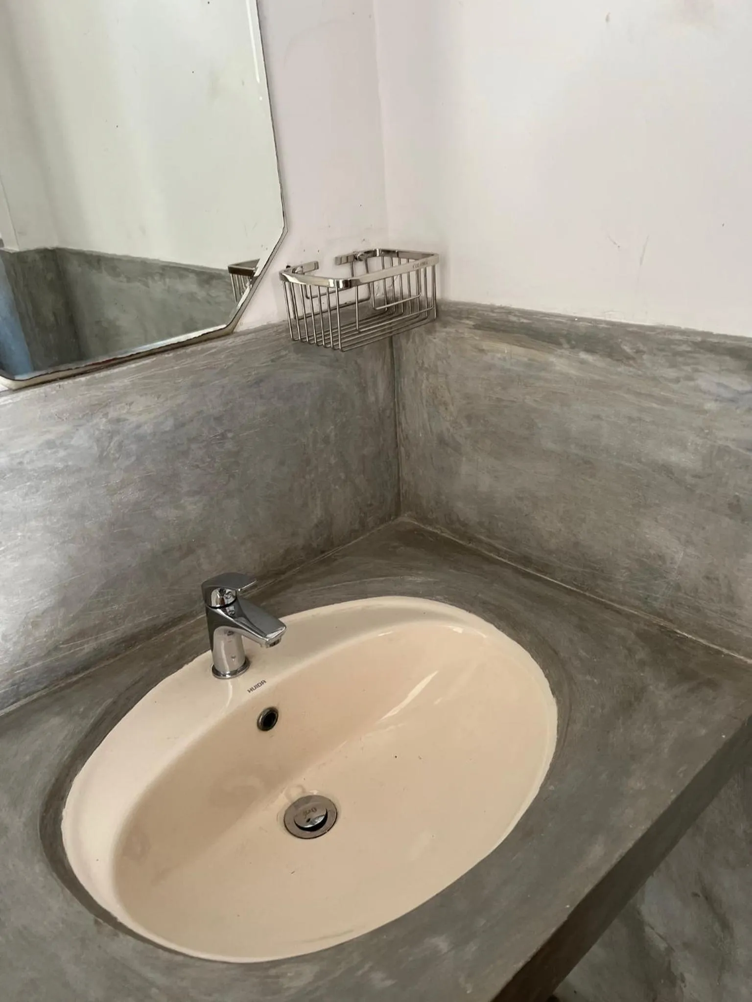 Toilet in Tanty’s Hostel