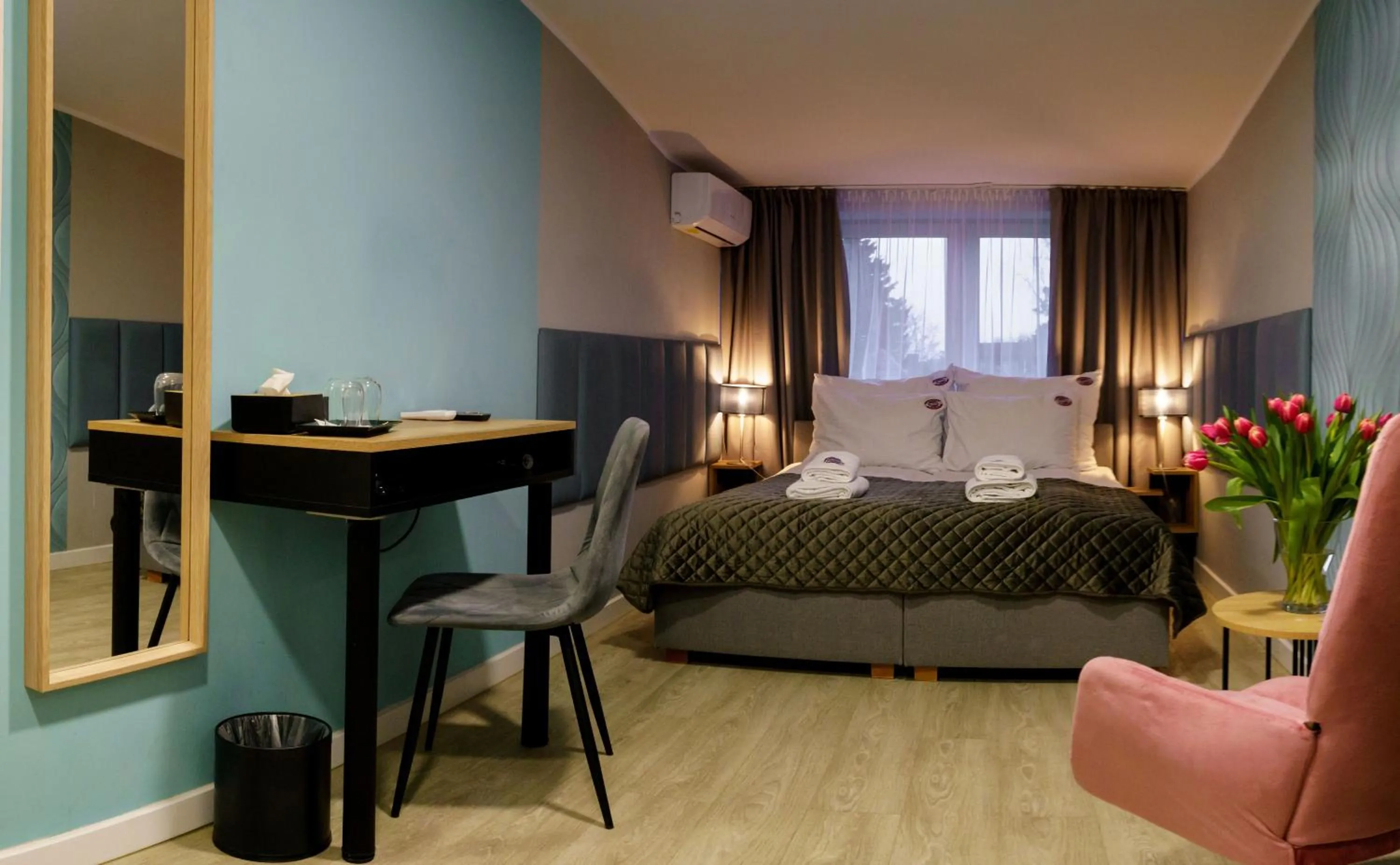 Photo of the whole room, Bed in Kamienica no 111a Warsaw Airport