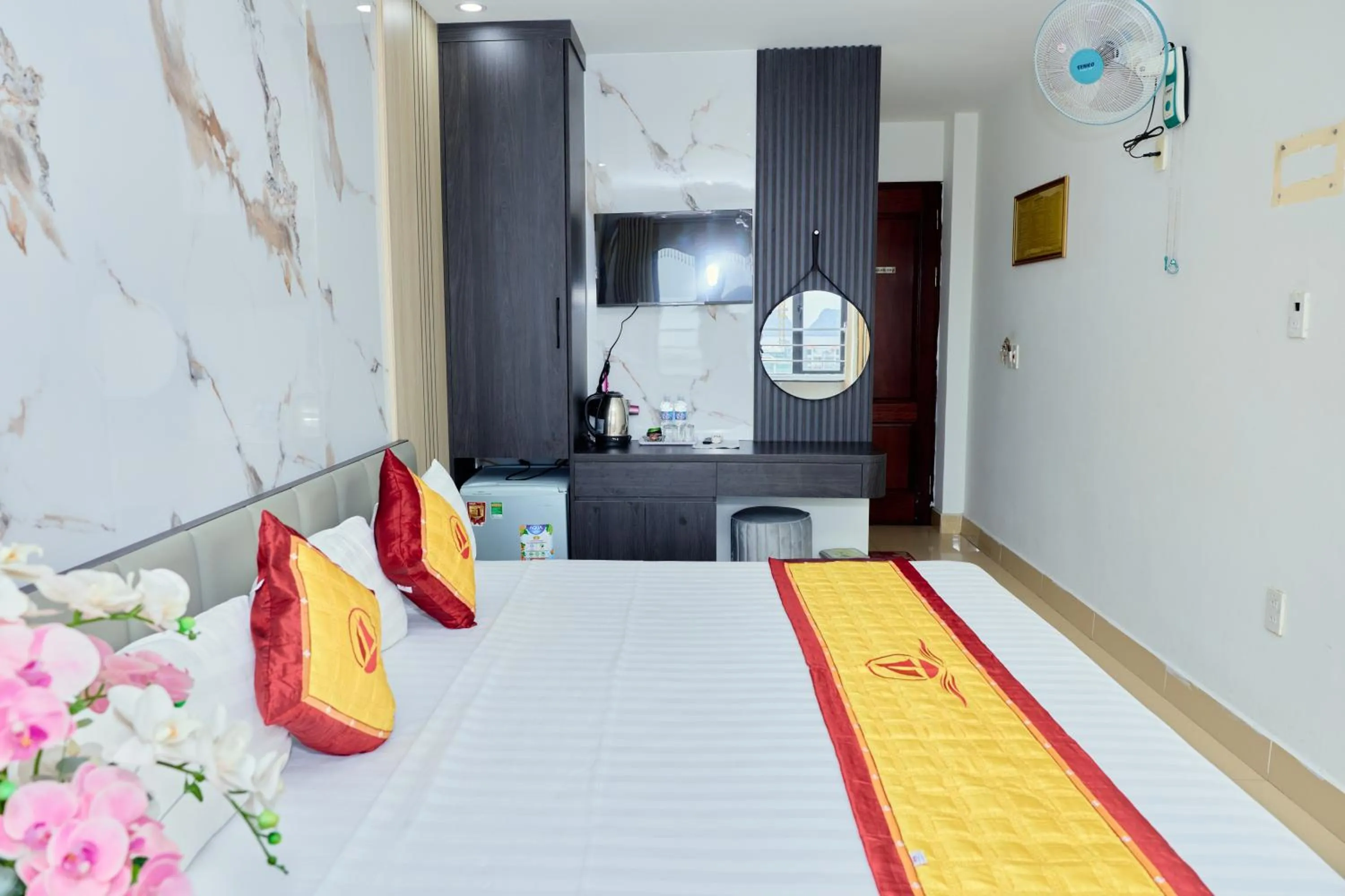 Bed in Huong Cang Sea View Hotel