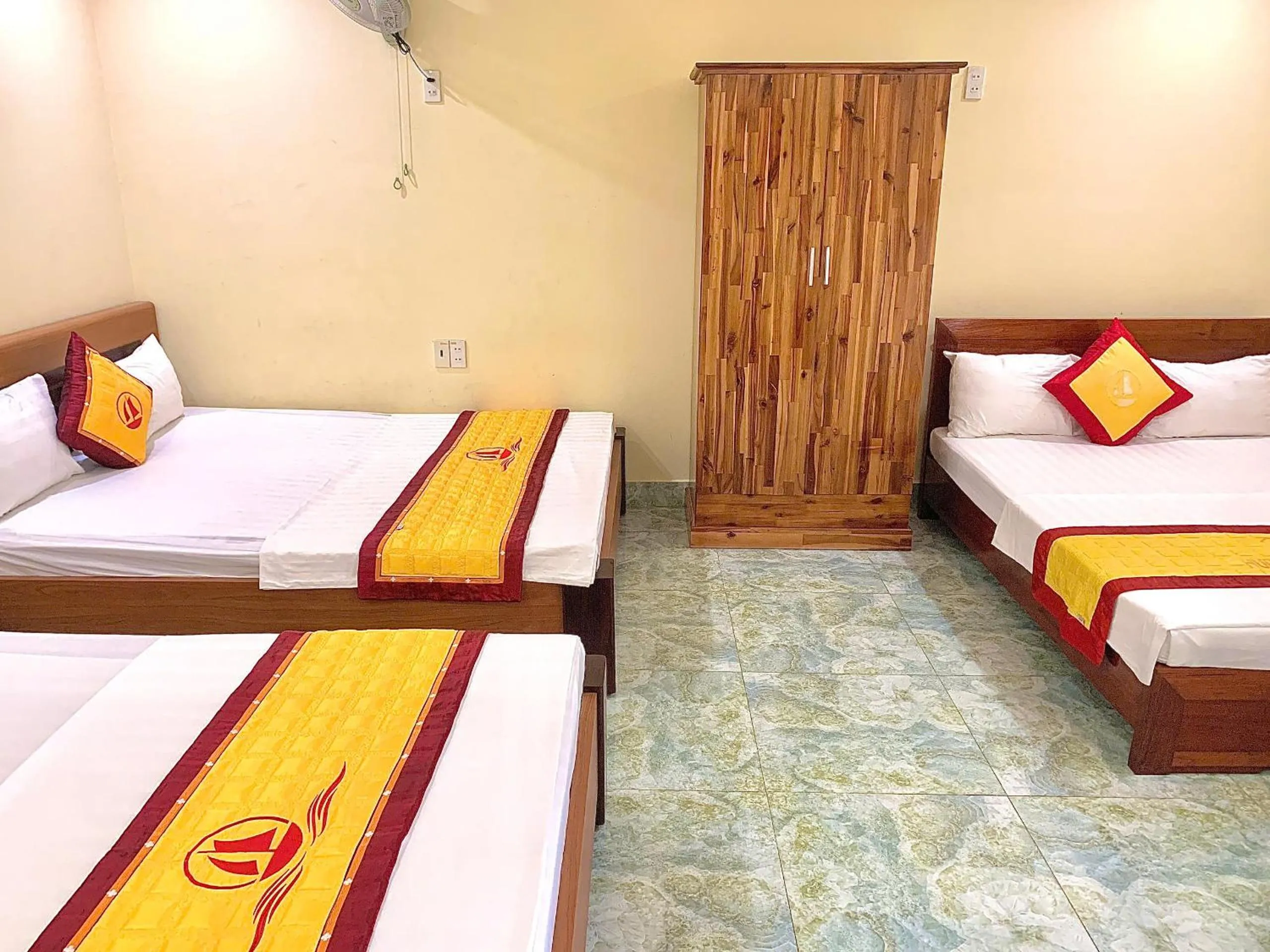 Bed in Huong Cang Sea View Hotel