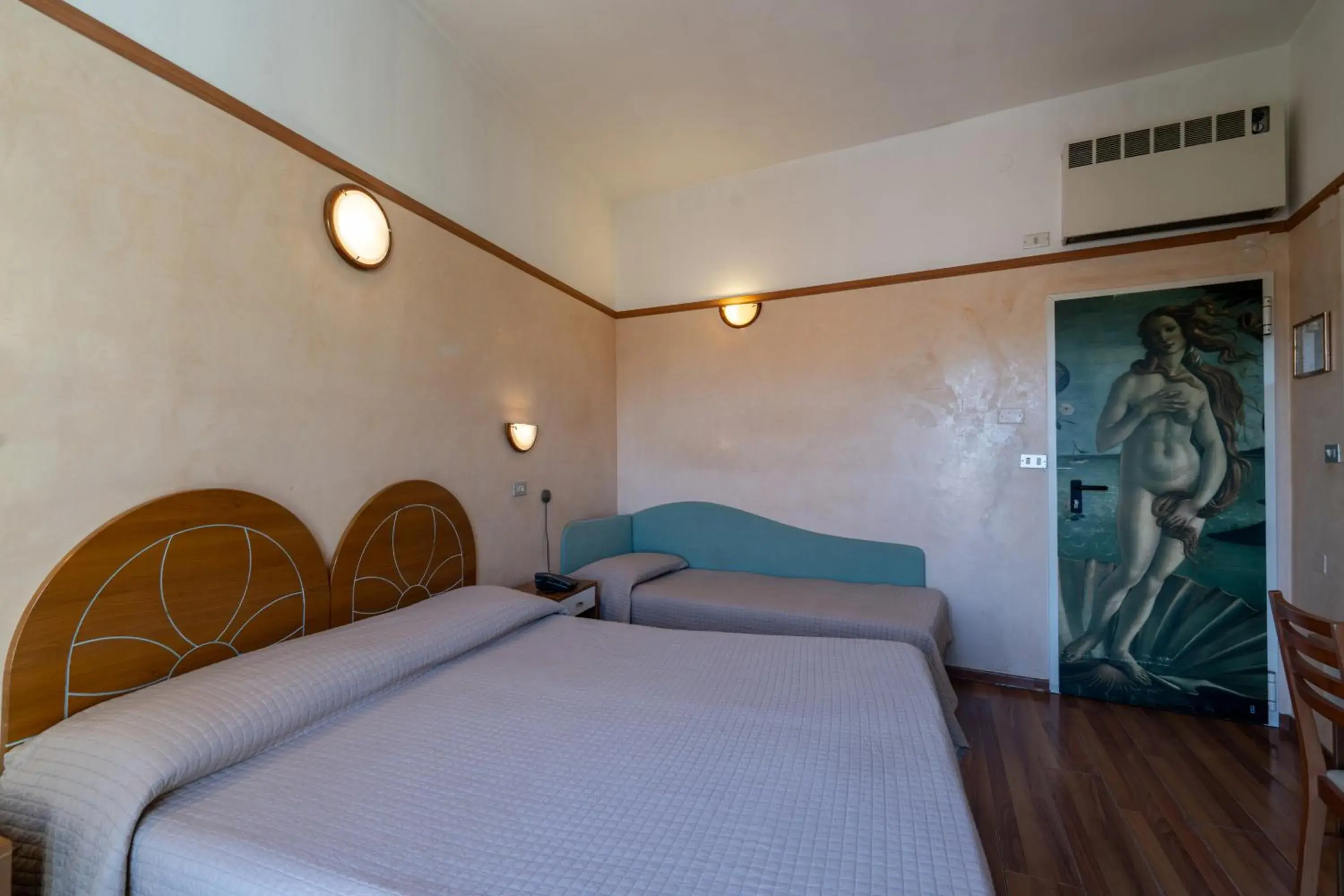 Photo of the whole room, Bed in Hotel Britannia Rimini Marina centro Photo of the whole room, Bed in Hotel Britannia Rimini Marina centro