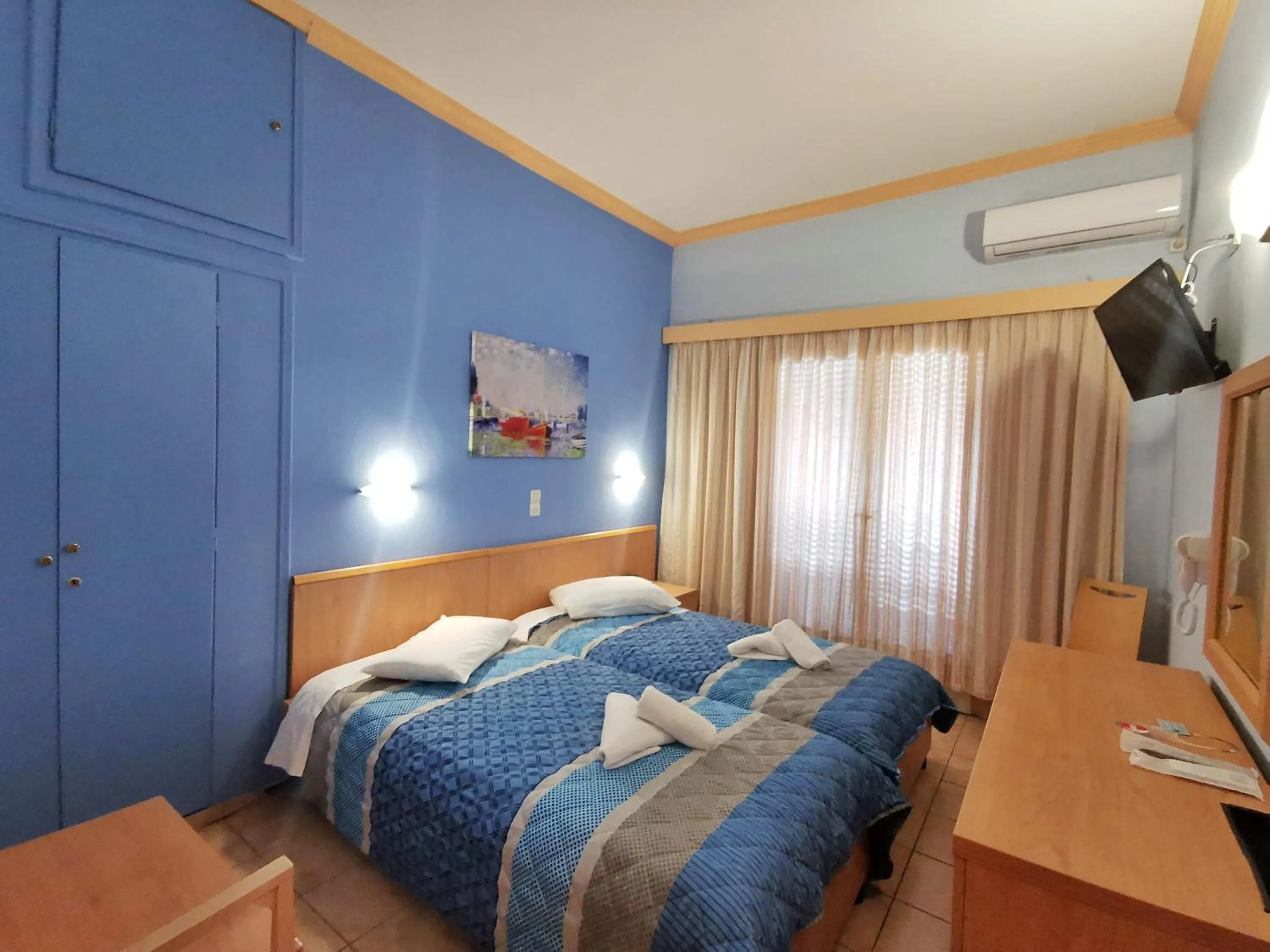 Photo of the whole room in Possidon