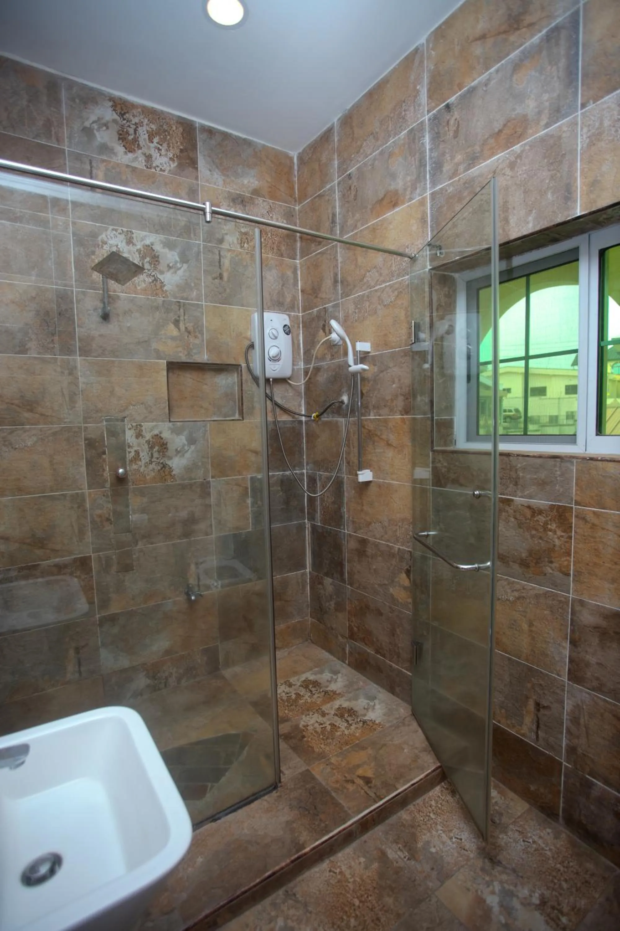 Shower in Labev Hotel