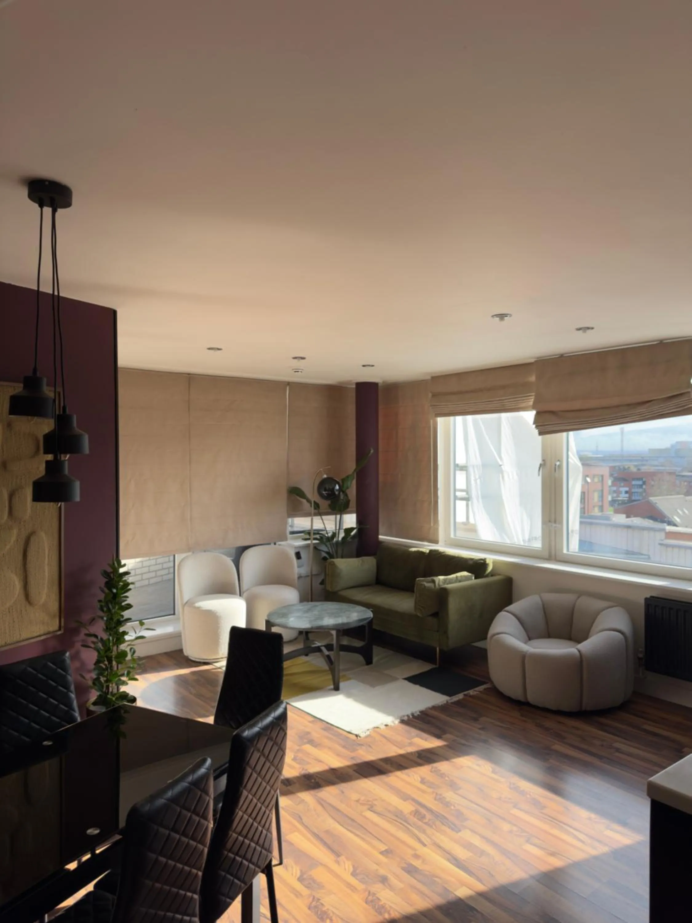 Modern 2 Bedroom Penthouse with Balcony & Parking