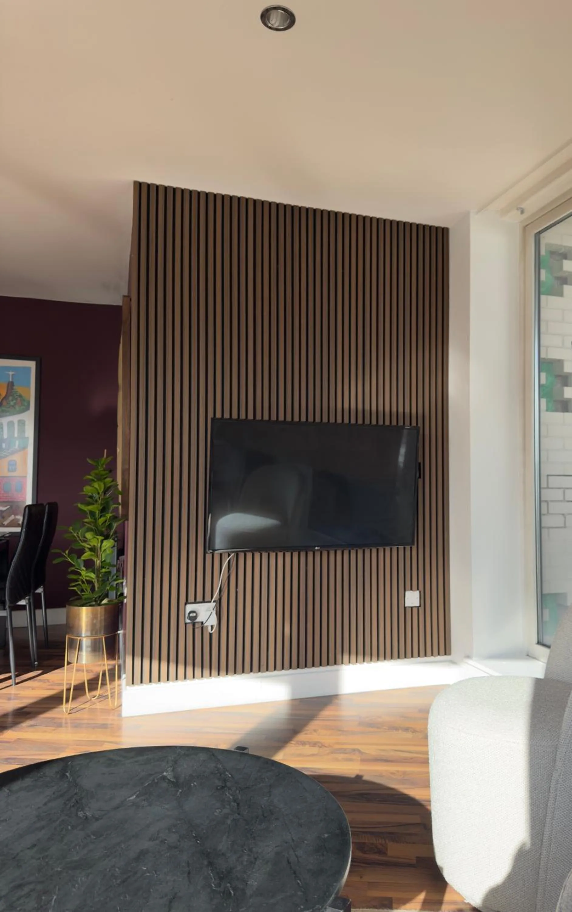 Modern 2 Bedroom Penthouse with Balcony & Parking