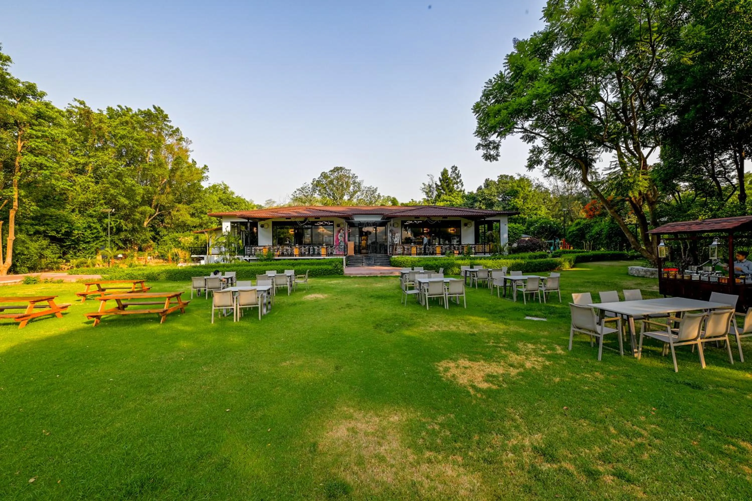 Garden in Tarangi Resort and Spa