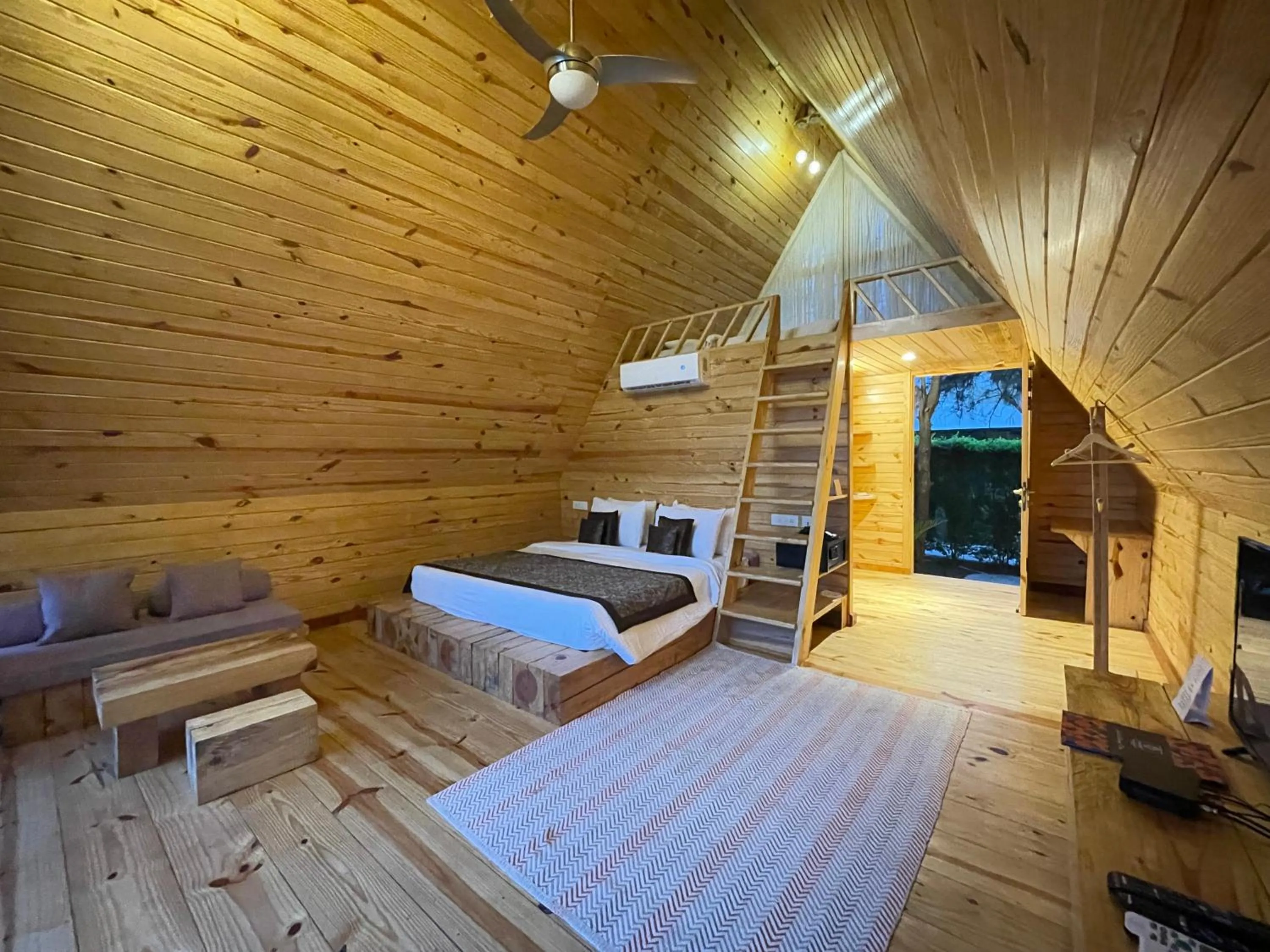 Bedroom, Bed in Tarangi Resort and Spa