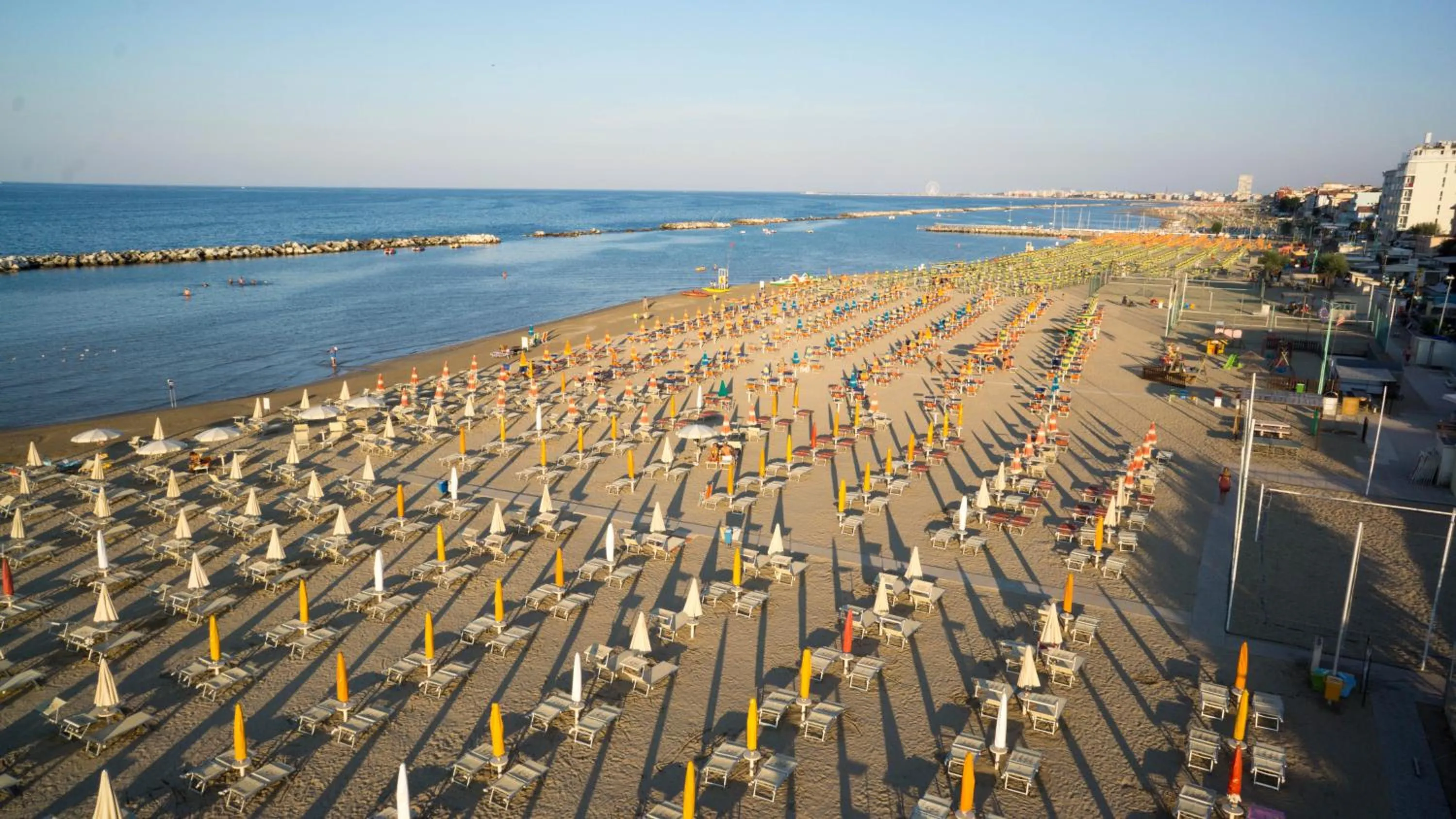 Beach in Hotel Villa dei Fiori - sul mare con piscina
